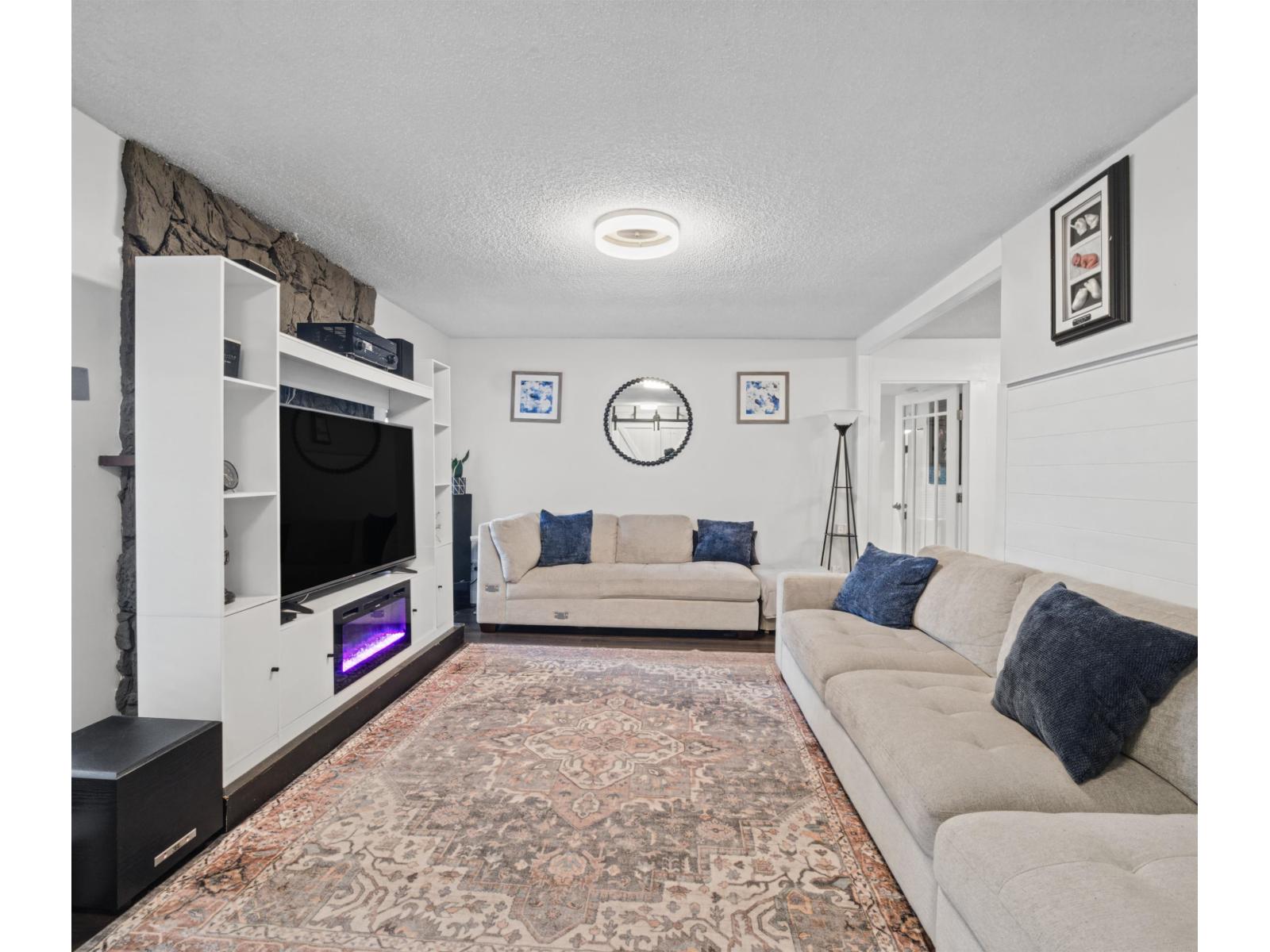 4851 206 Street Property Photo 7
