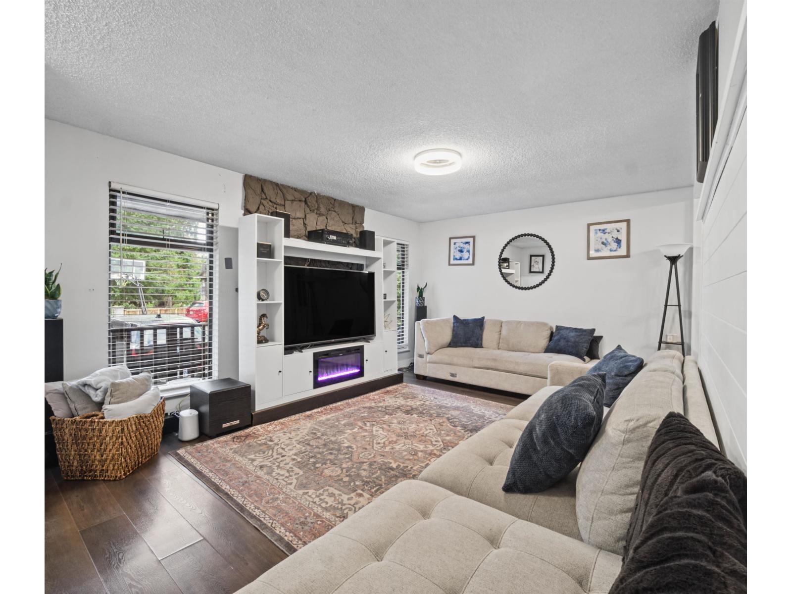 4851 206 Street Property Photo 8