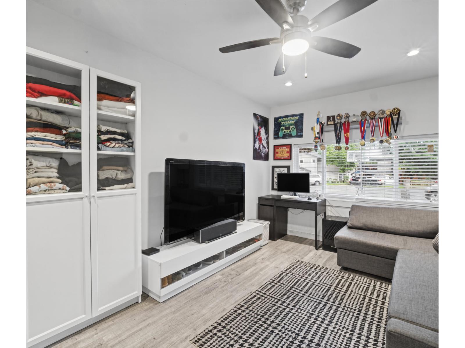 4851 206 Street Property Photo 10