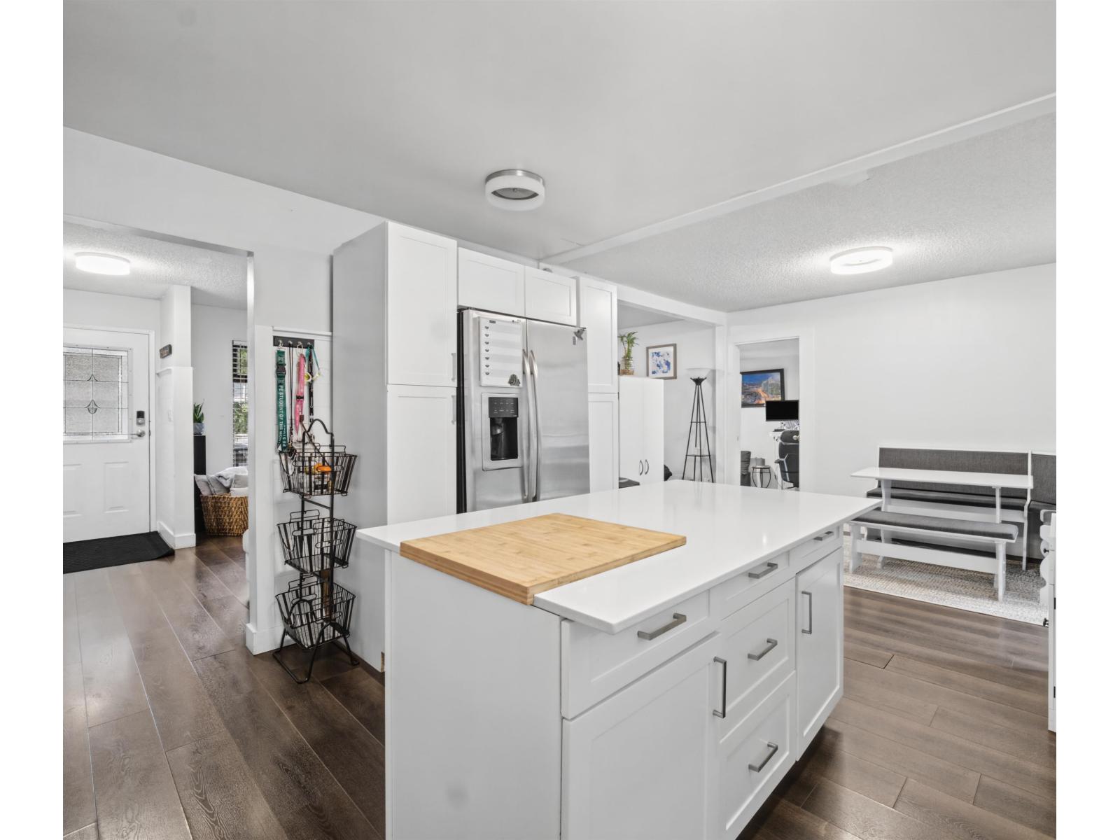 4851 206 Street Property Photo 14