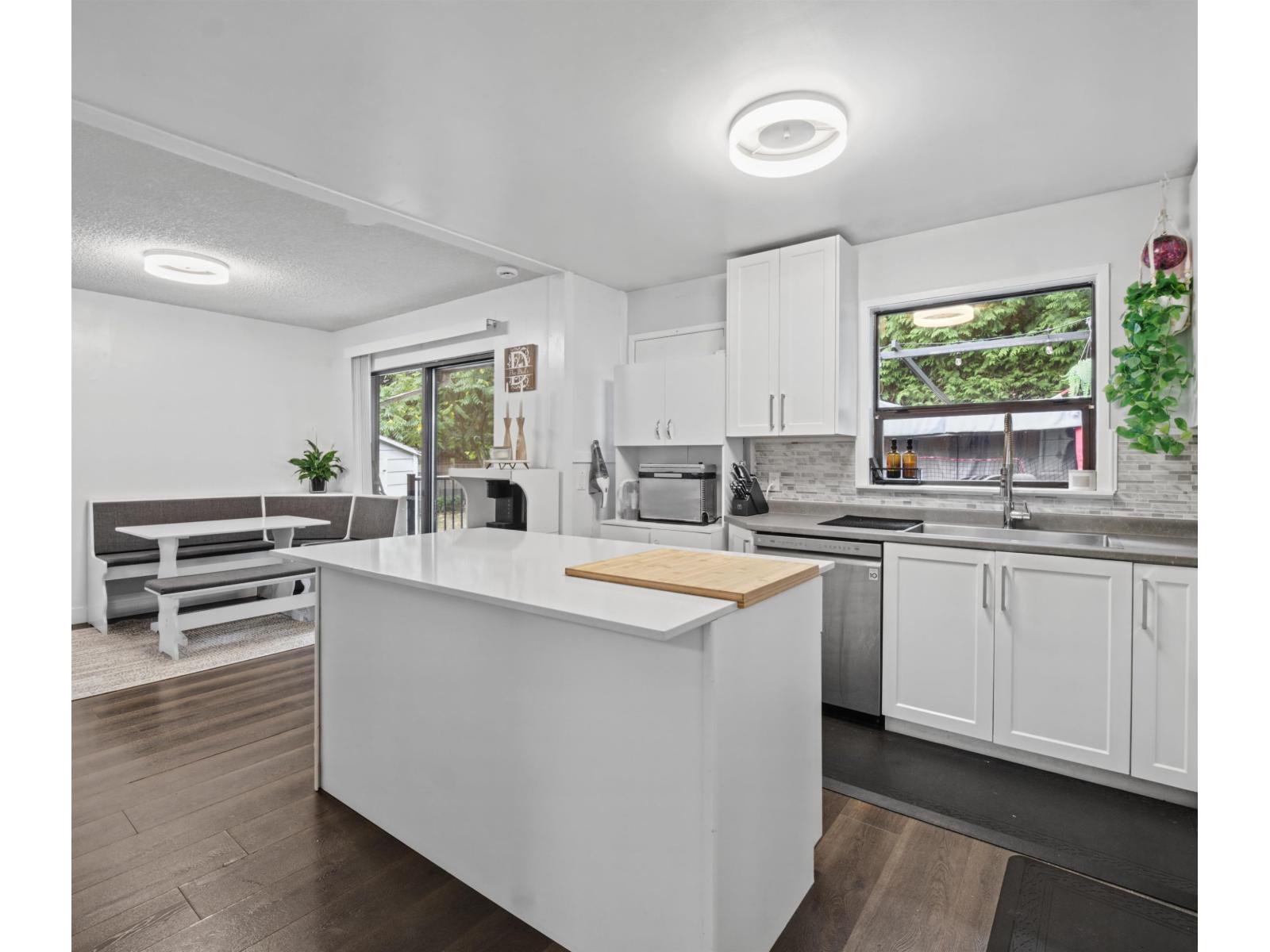 4851 206 Street Property Photo 15