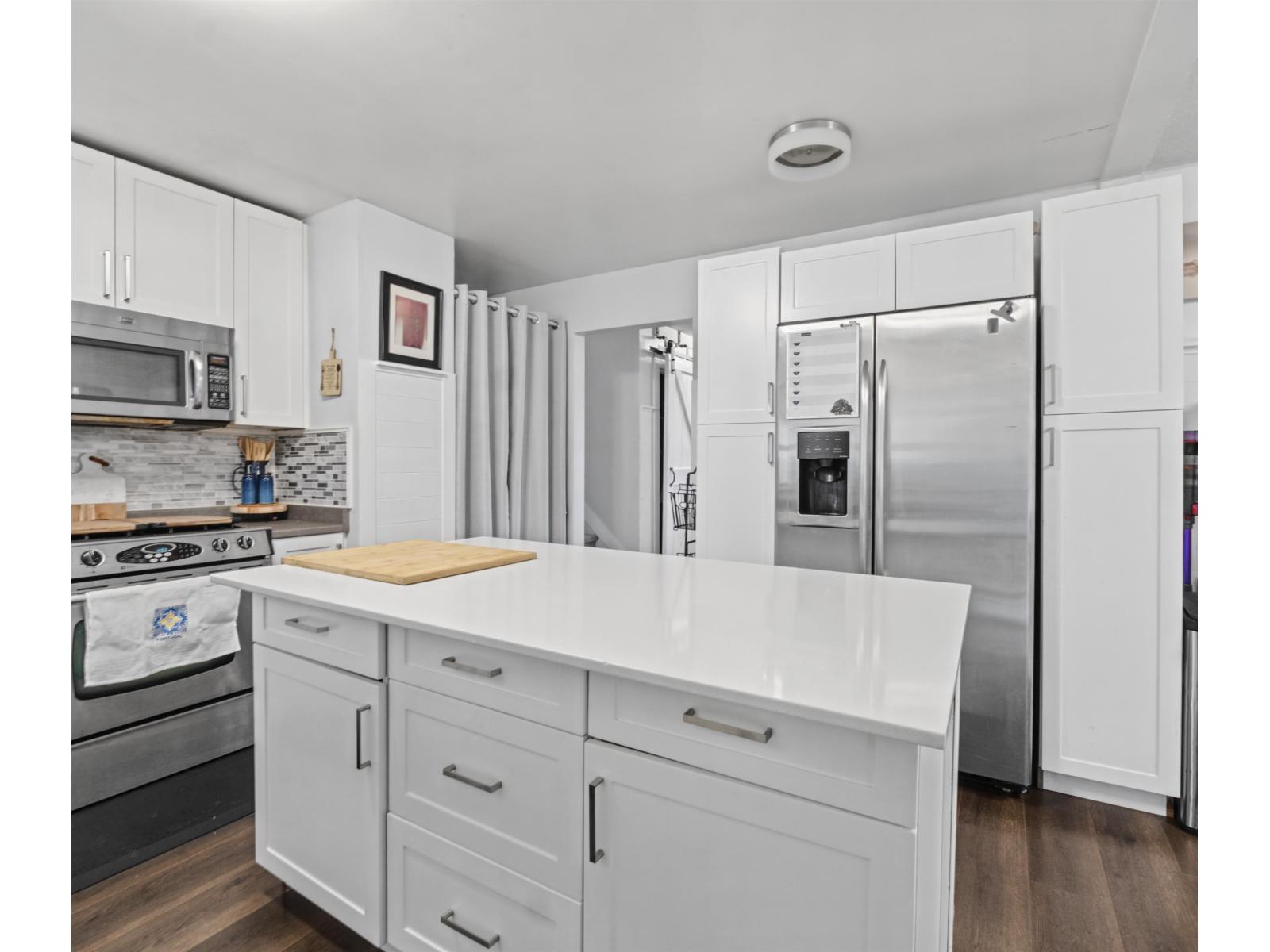 4851 206 Street Property Photo 18