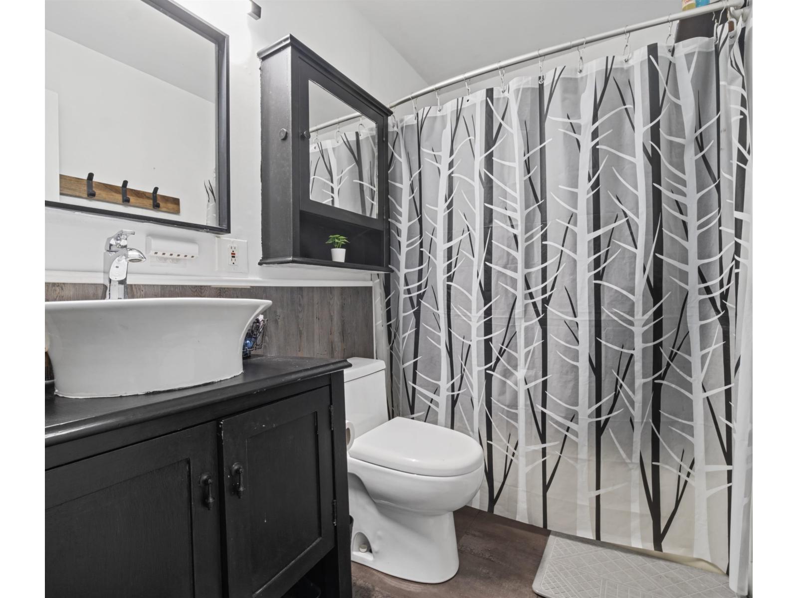 4851 206 Street Property Photo 26