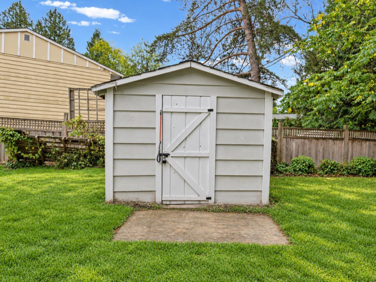4851 206 Street Property Photo 33