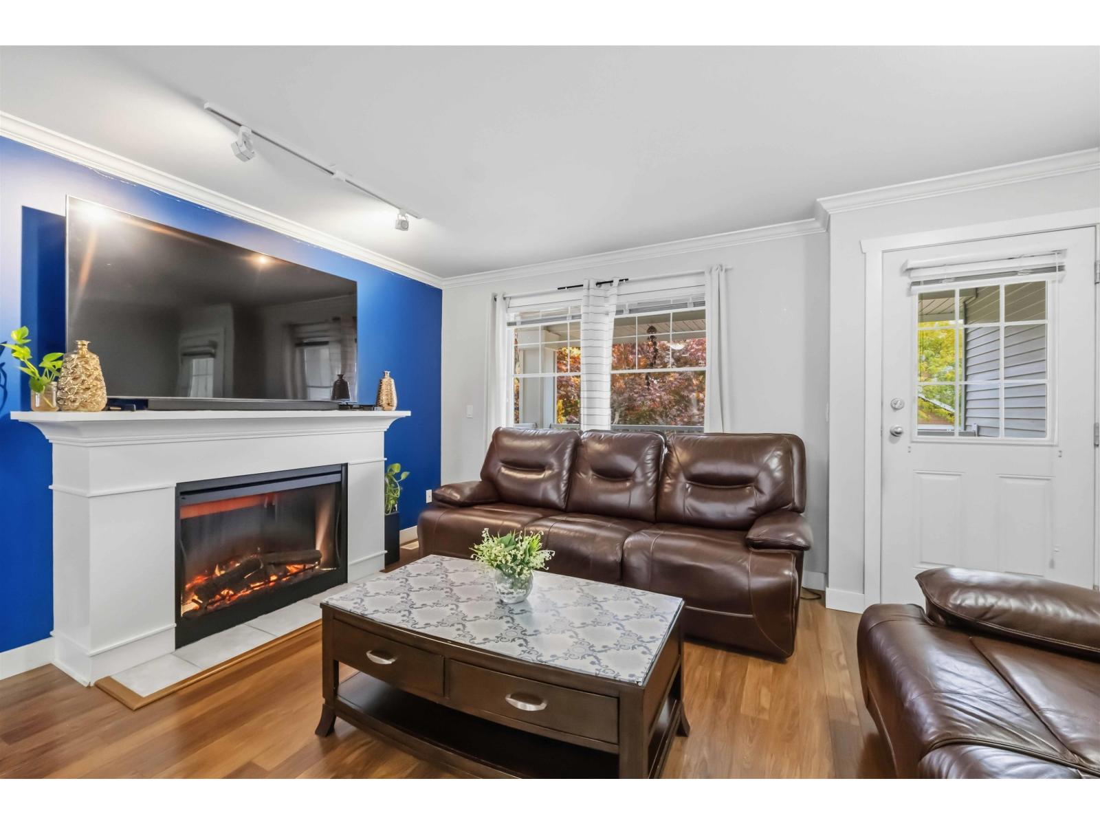40 6568 193b Street Property Photo 3