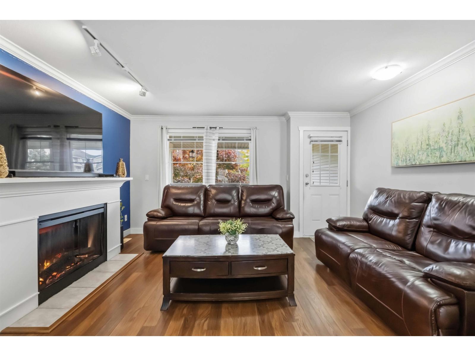 40 6568 193b Street Property Photo 4