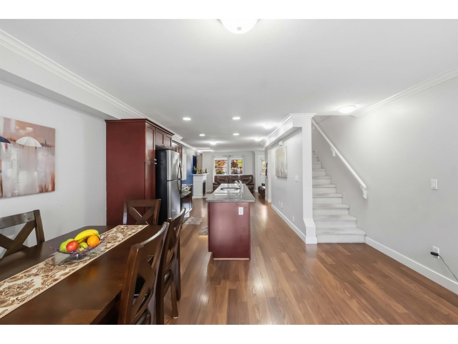 40 6568 193b Street Property Photo 9