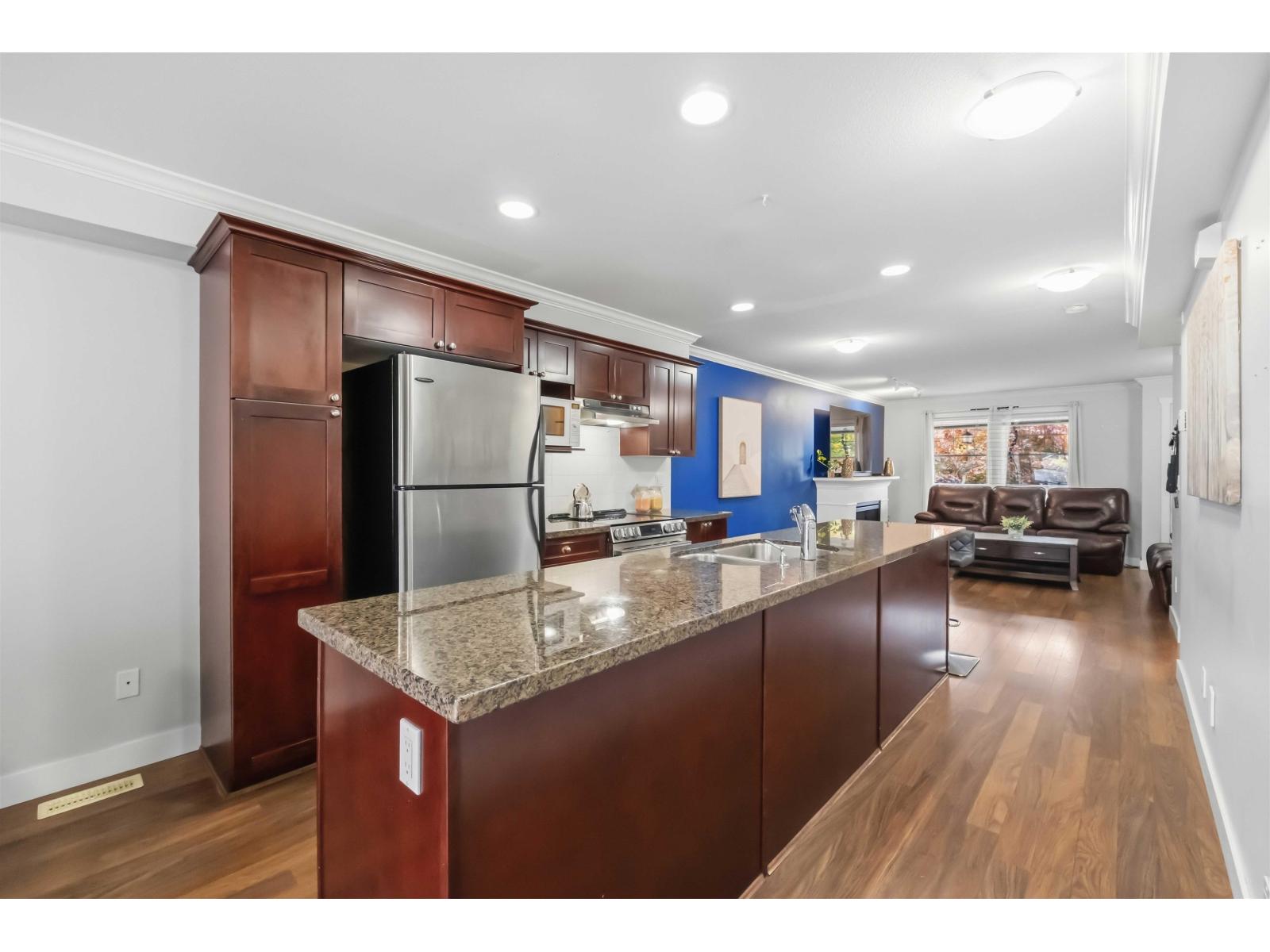 40 6568 193b Street Property Photo 10