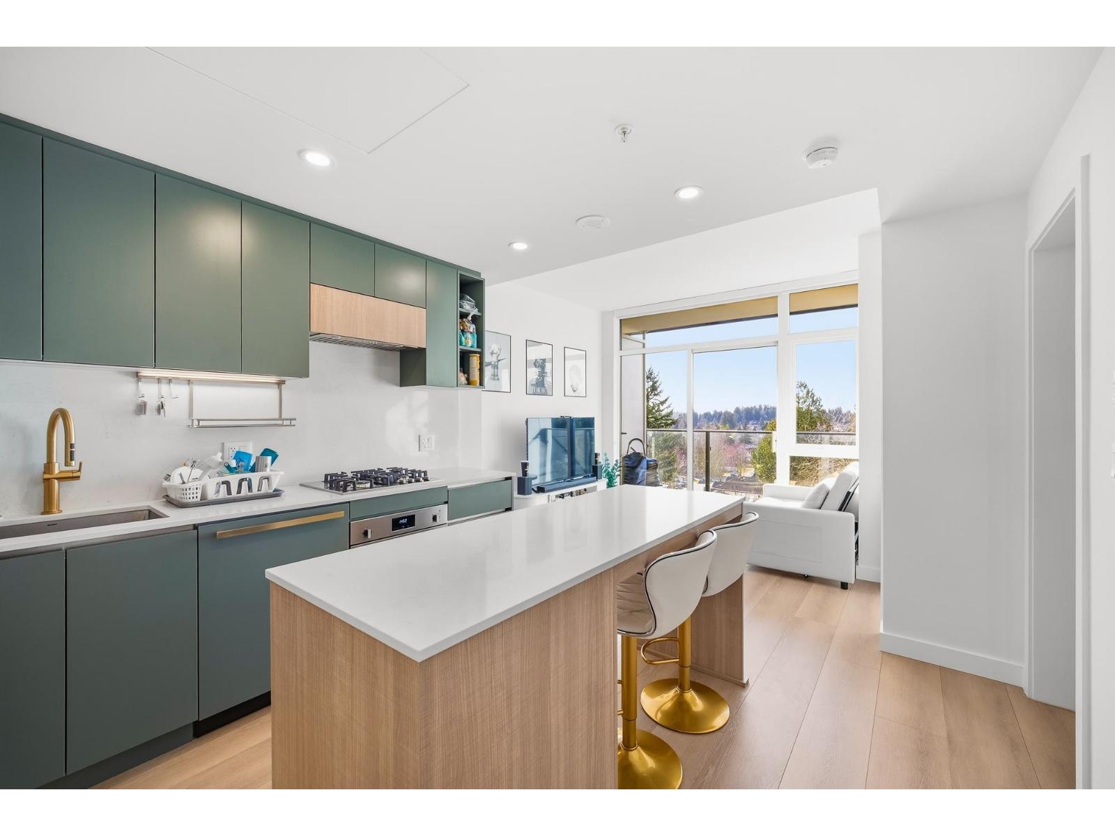 607 13573 98a Avenue Property Photo 1