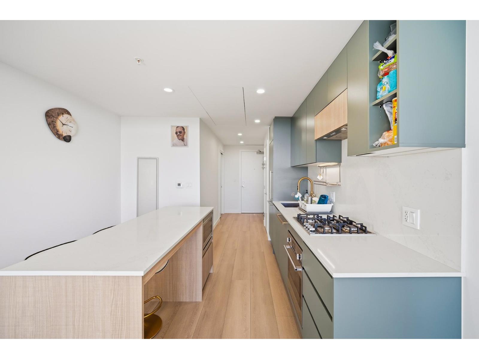 607 13573 98a Avenue Property Photo 2