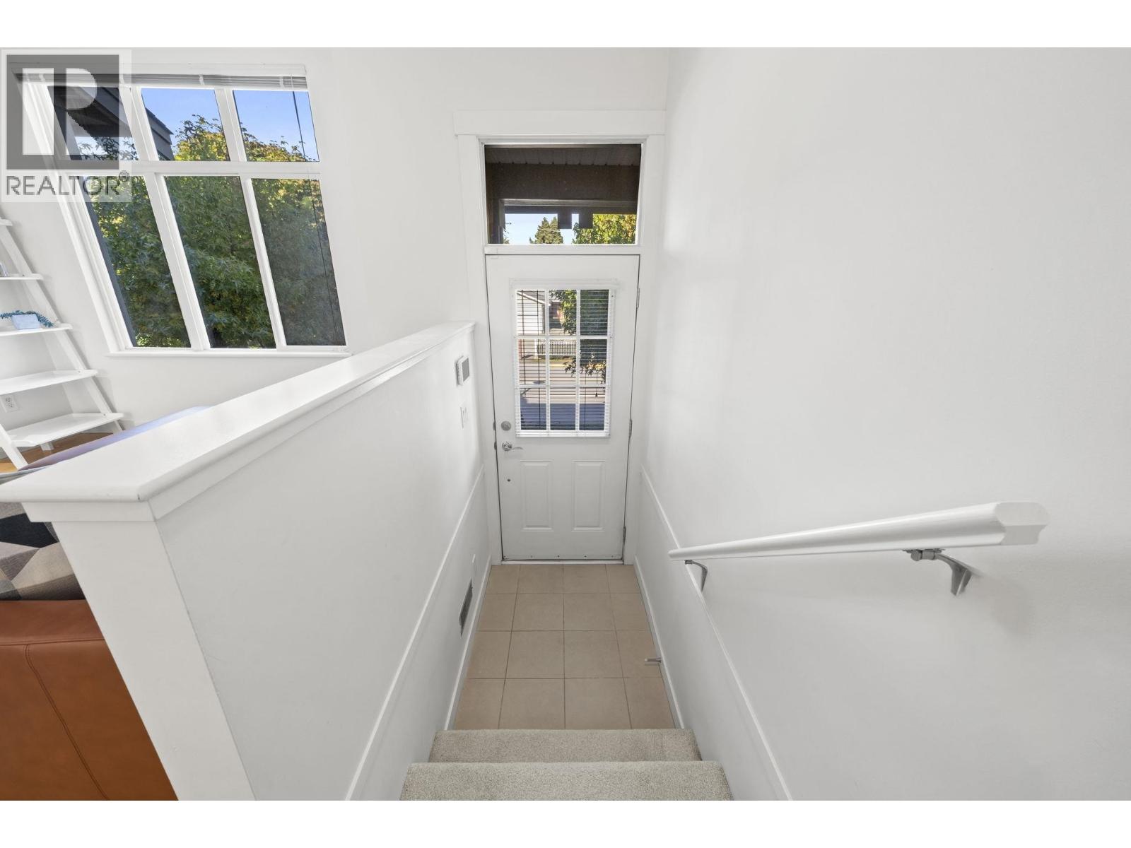 86 9800 Odlin Road Property Photo 4