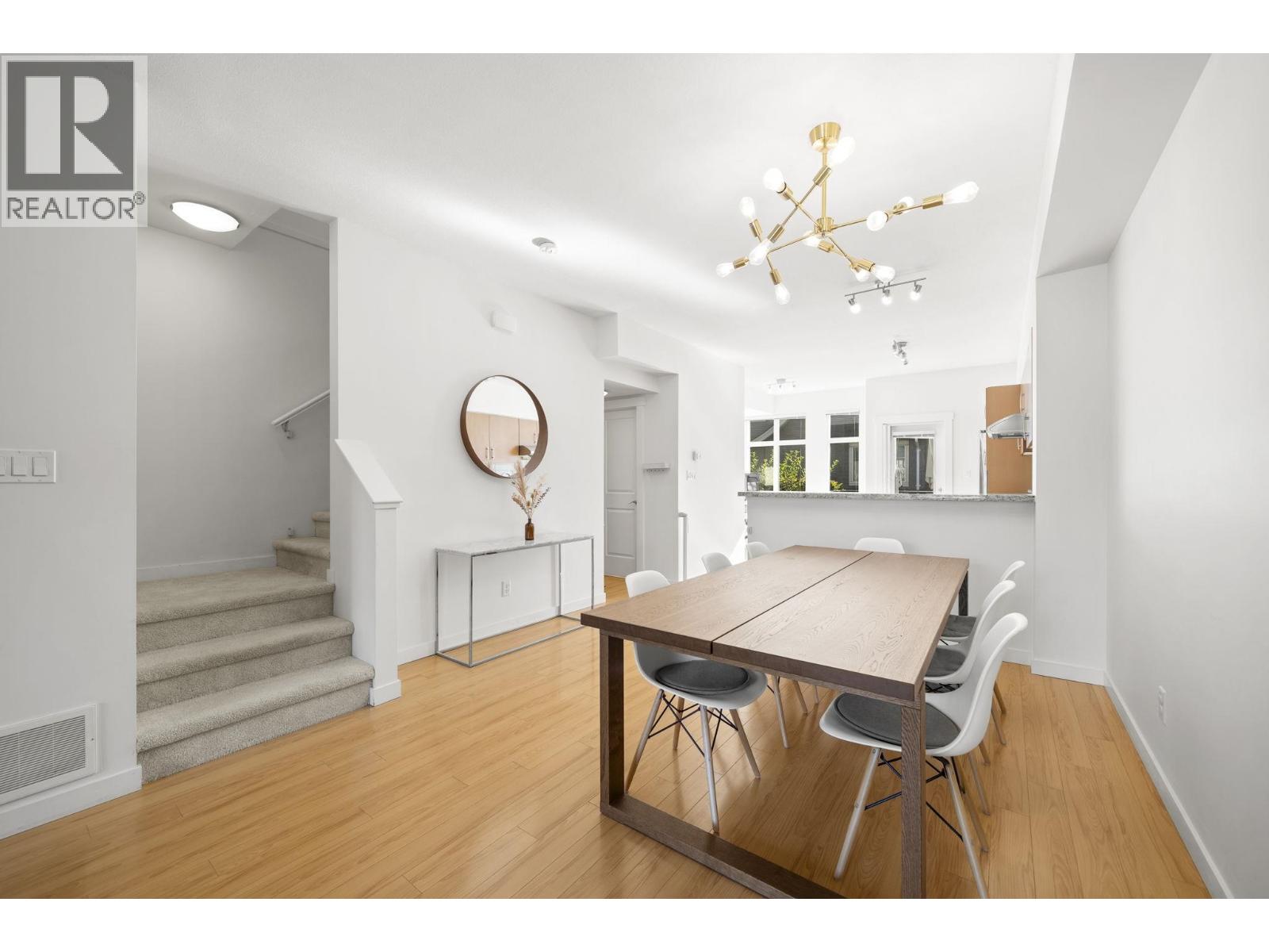 86 9800 Odlin Road Property Photo 11
