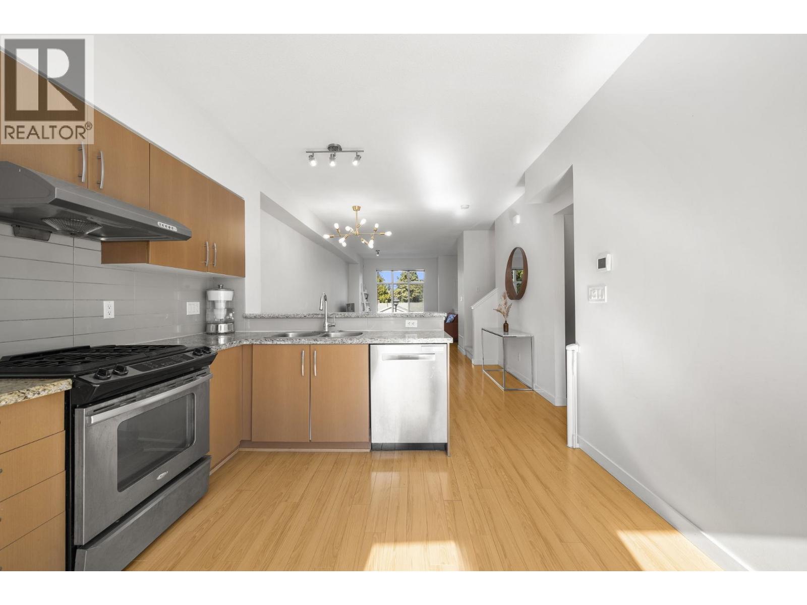 86 9800 Odlin Road Property Photo 16