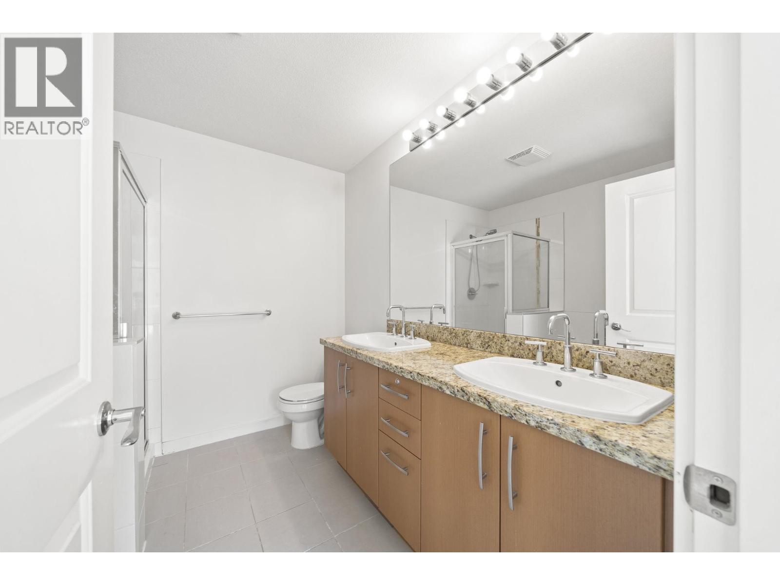 86 9800 Odlin Road Property Photo 23