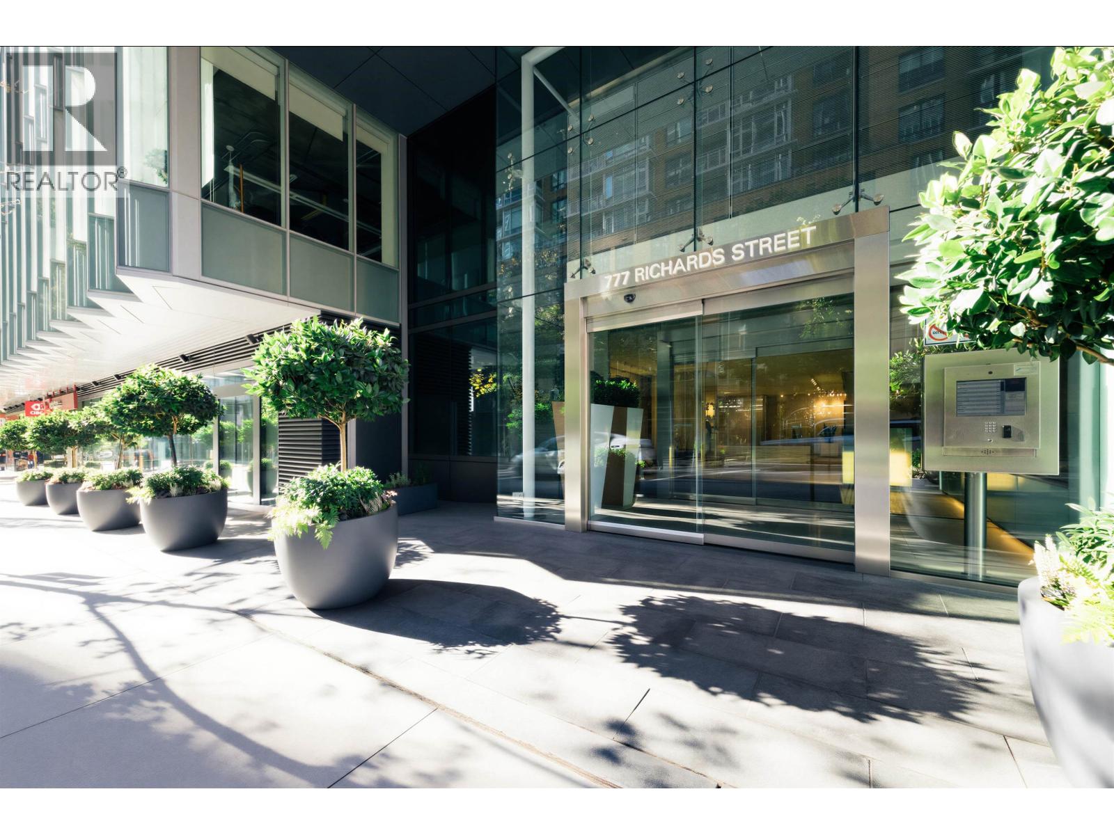 1902 777 Richards Street Property Photo 2