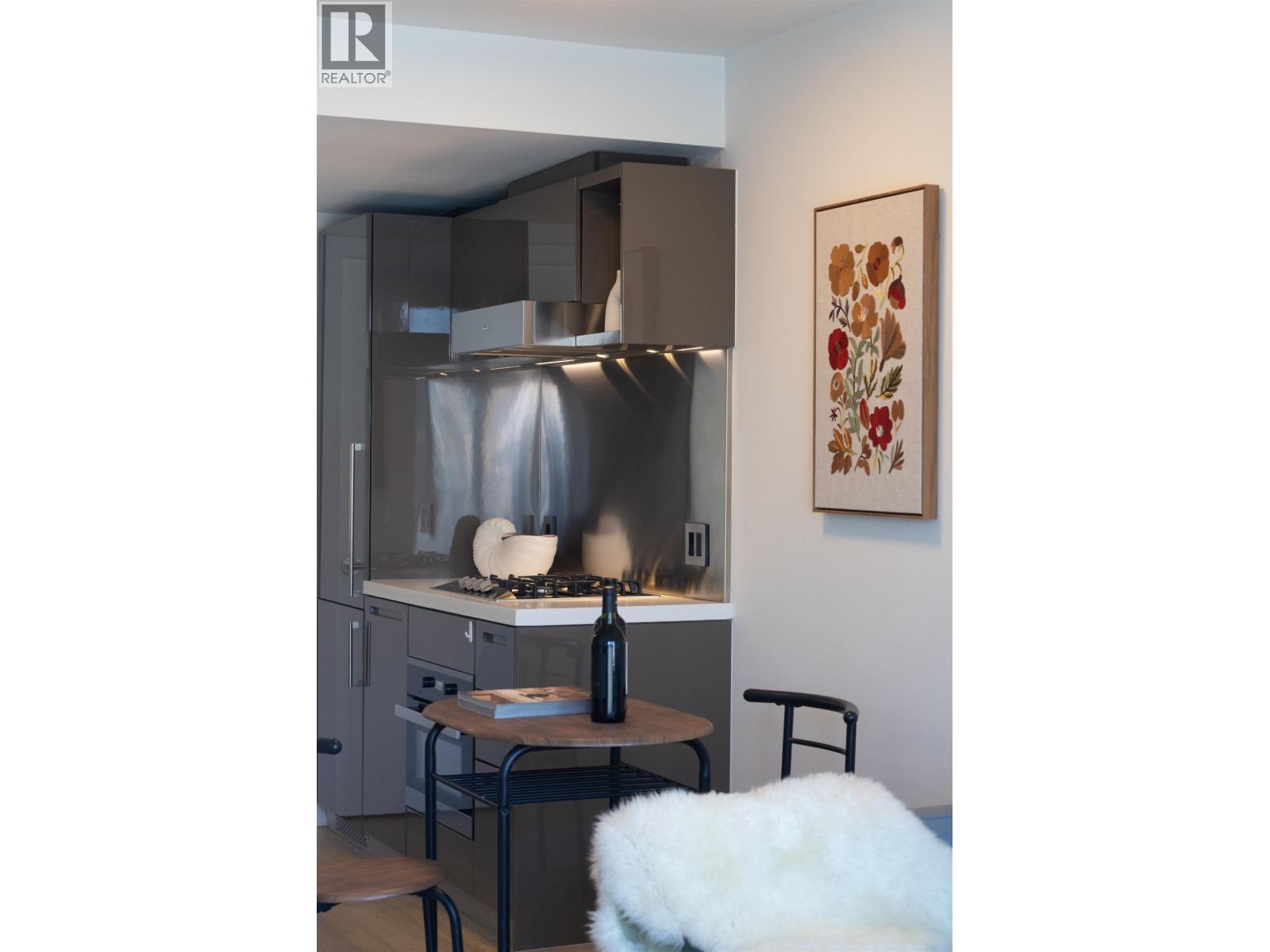 1902 777 Richards Street Property Photo 17