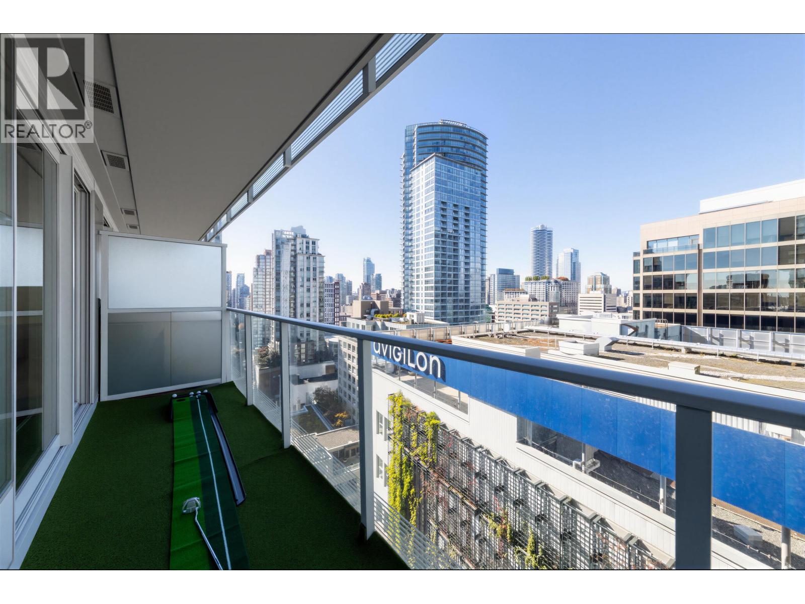 1902 777 Richards Street Property Photo 23