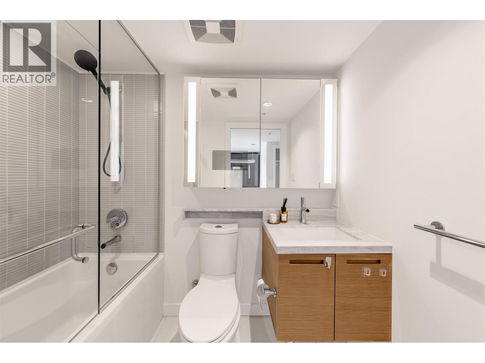 1902 777 Richards Street Property Photo 29