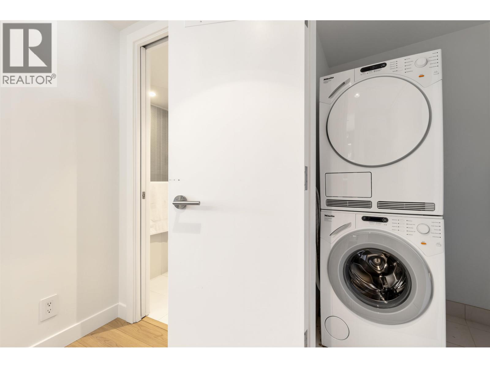1902 777 Richards Street Property Photo 30