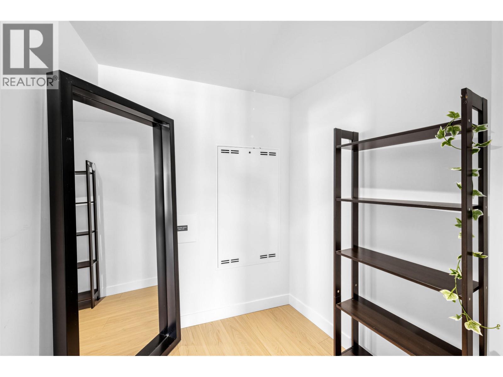 1902 777 Richards Street Property Photo 31
