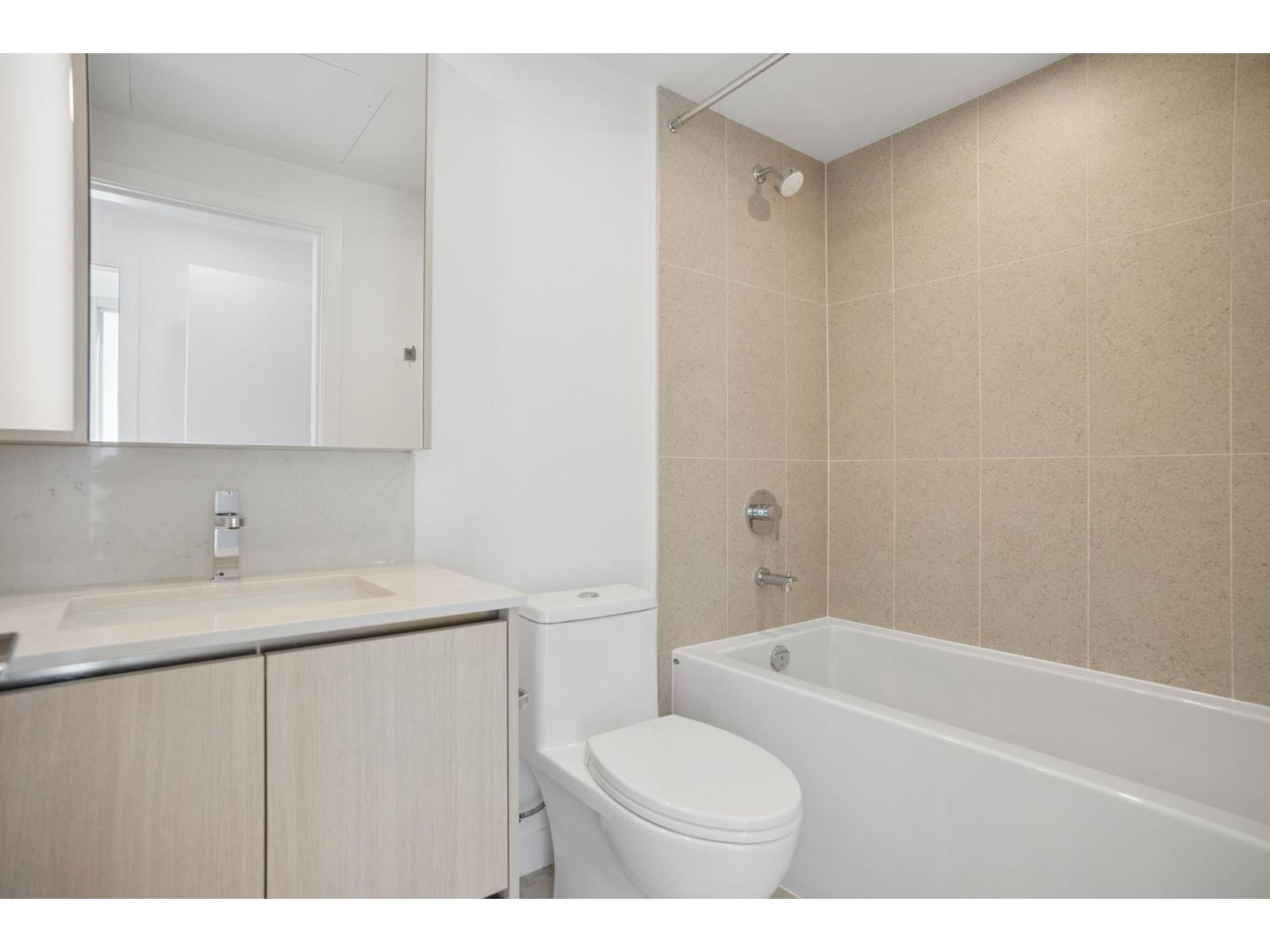 3908 13573 98a Avenue Property Photo 2