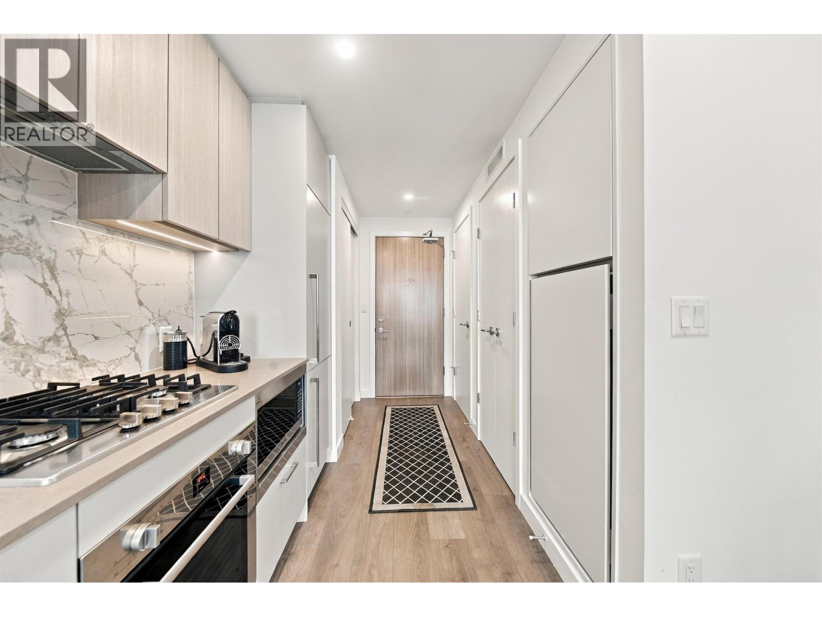 2407 6468 Willingdon Avenue Property Photo 12