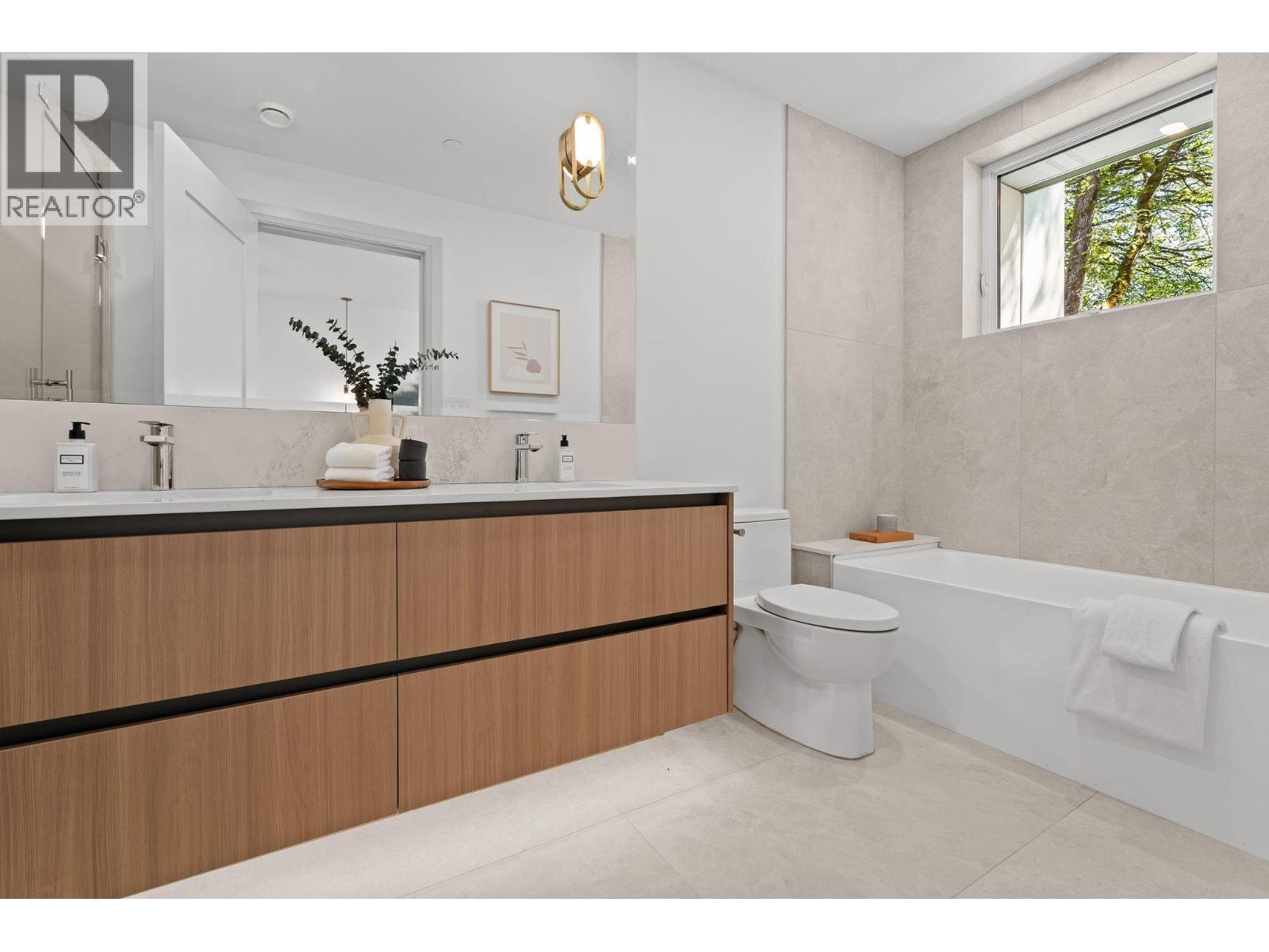 3 1491 Devonshire Crescent Property Photo 35