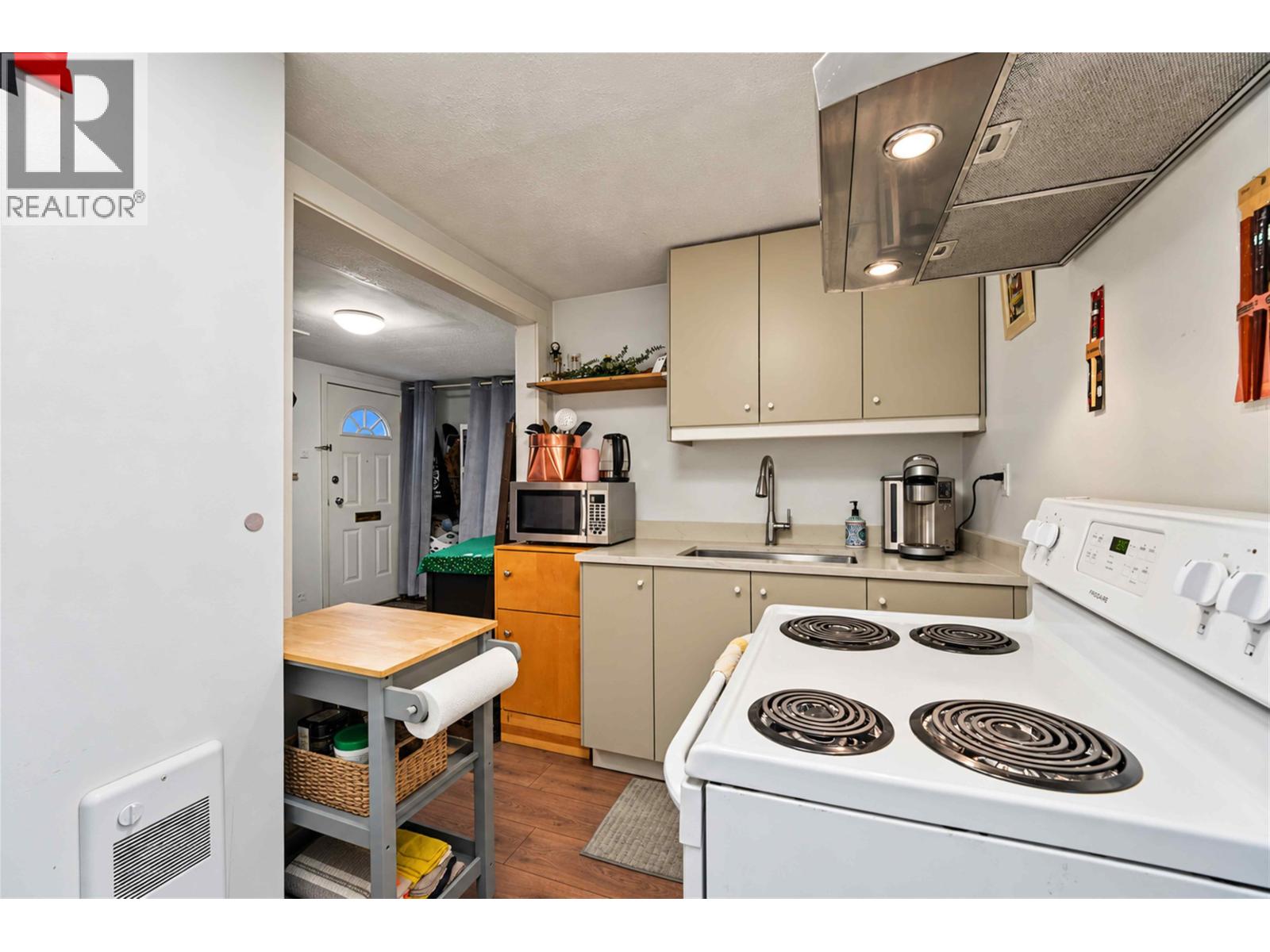 1004 Delestre Avenue Property Photo 7