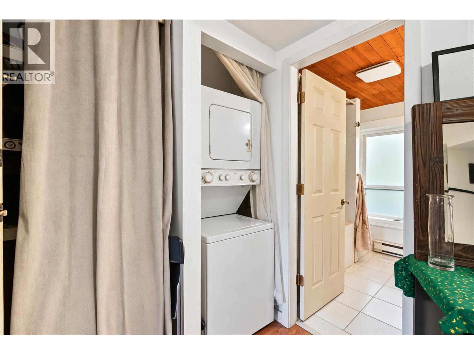 1004 Delestre Avenue Property Photo 8