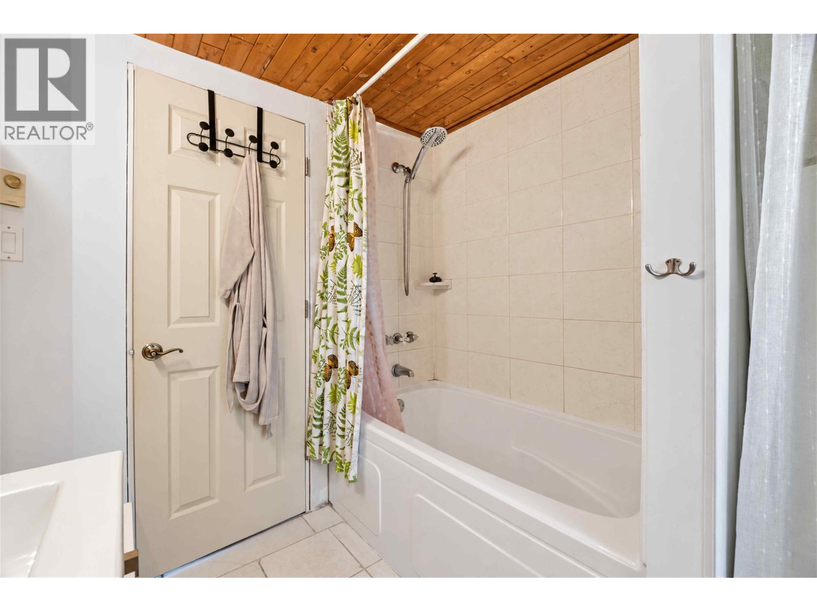 1004 Delestre Avenue Property Photo 10