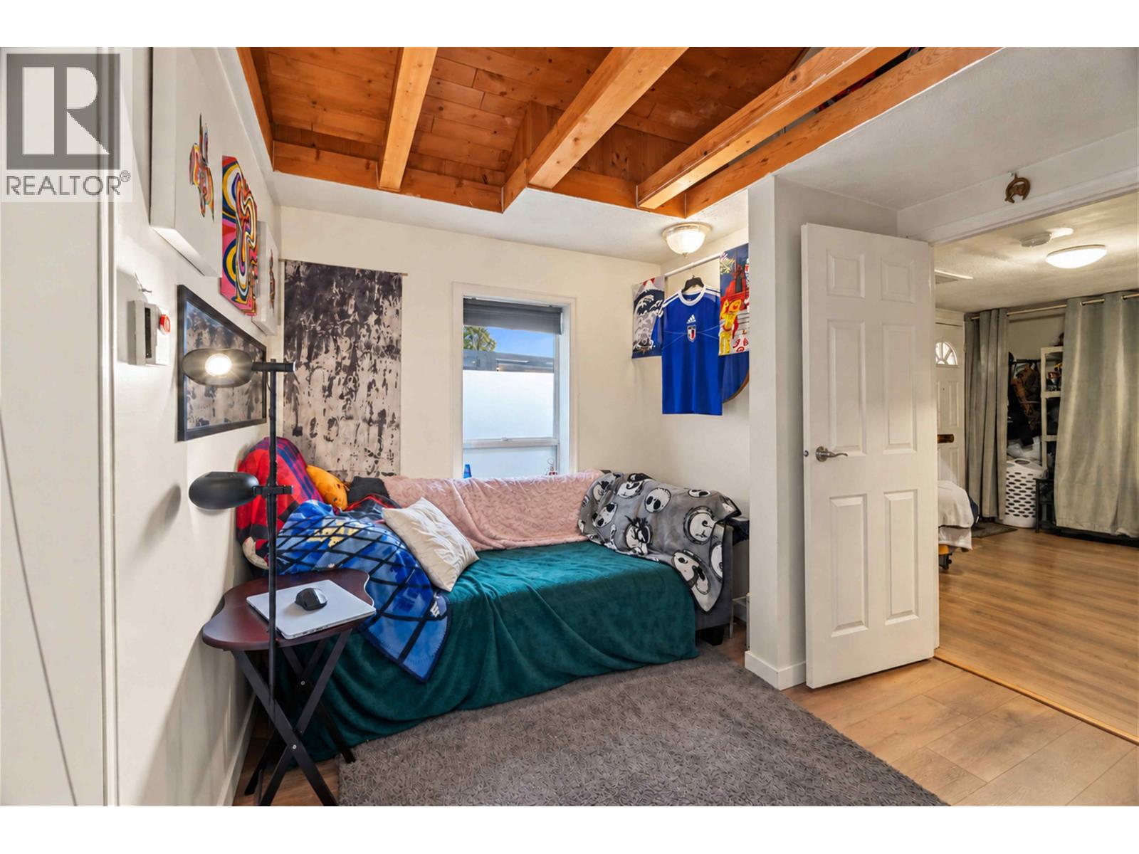 1004 Delestre Avenue Property Photo 12