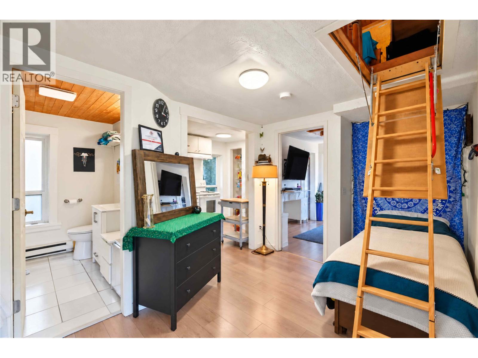 1004 Delestre Avenue Property Photo 13