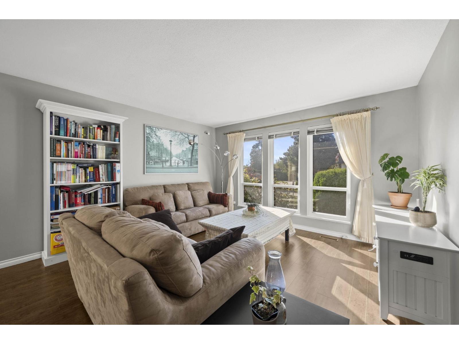 1862 148a Street Property Photo 7