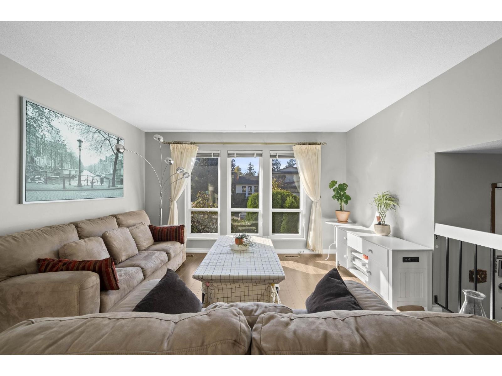 1862 148a Street Property Photo 8