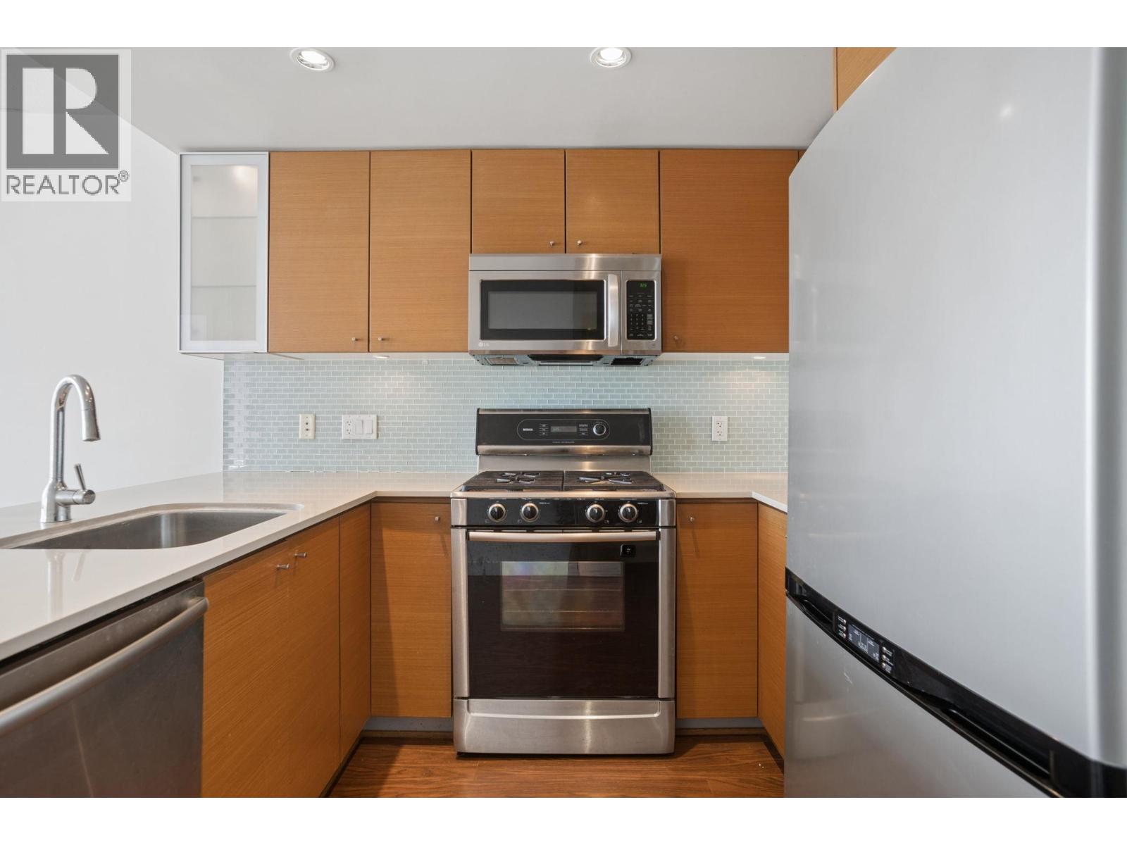 1005 7373 Westminster Highway Property Photo 10
