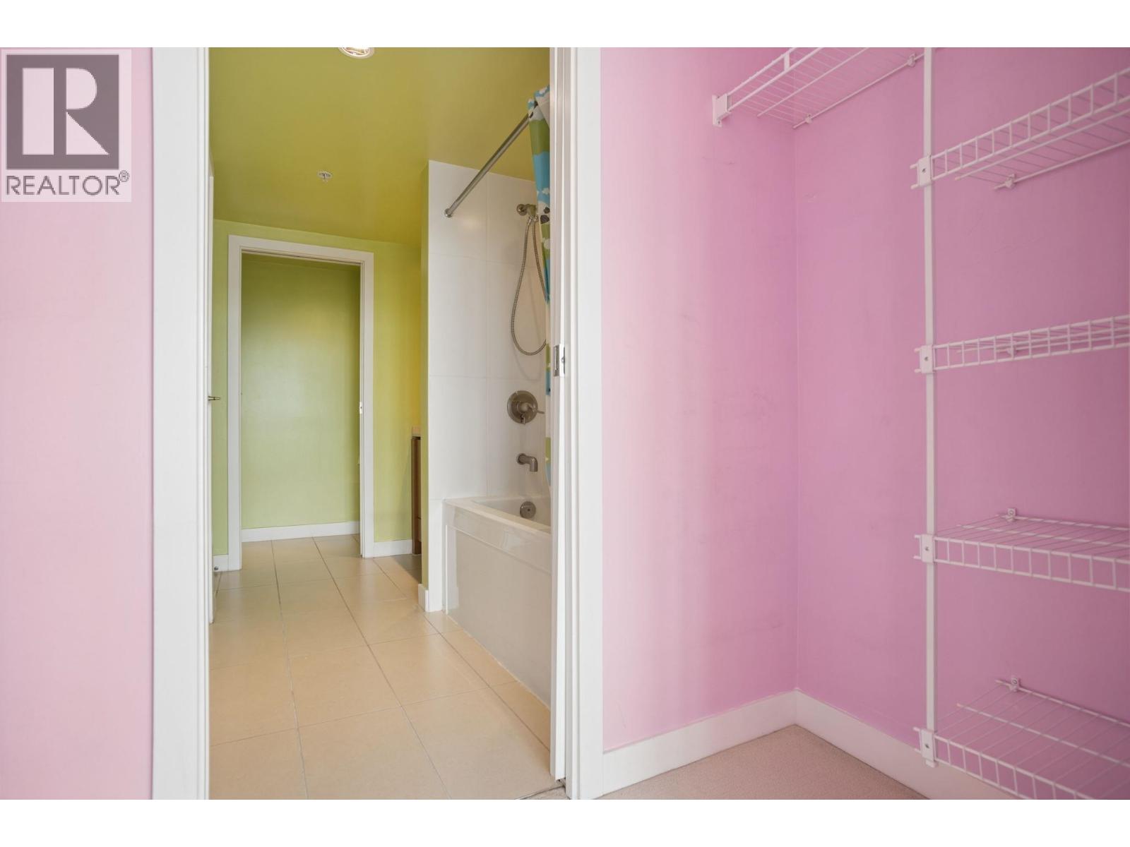 1005 7373 Westminster Highway Property Photo 15