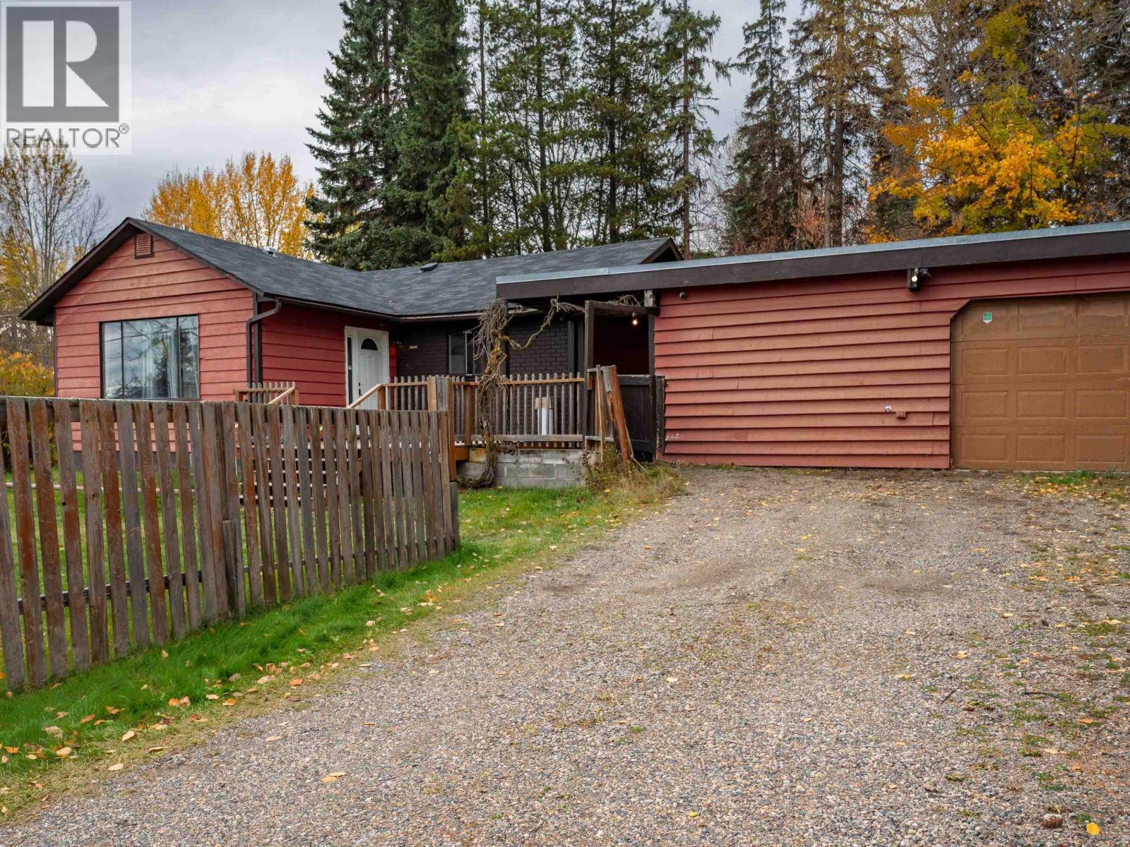 5328 Cook Crescent Property Photo 6