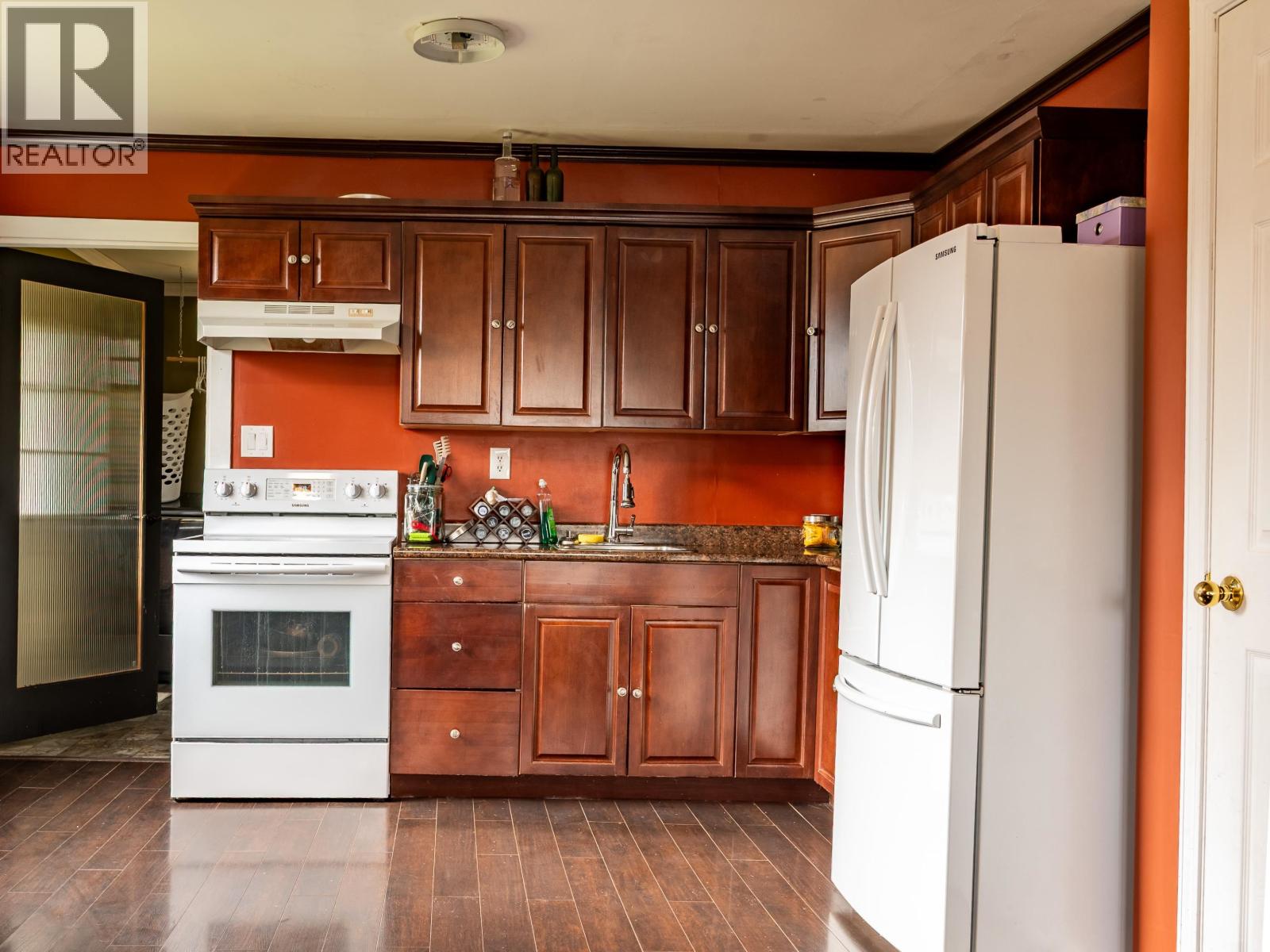 5328 Cook Crescent Property Photo 14