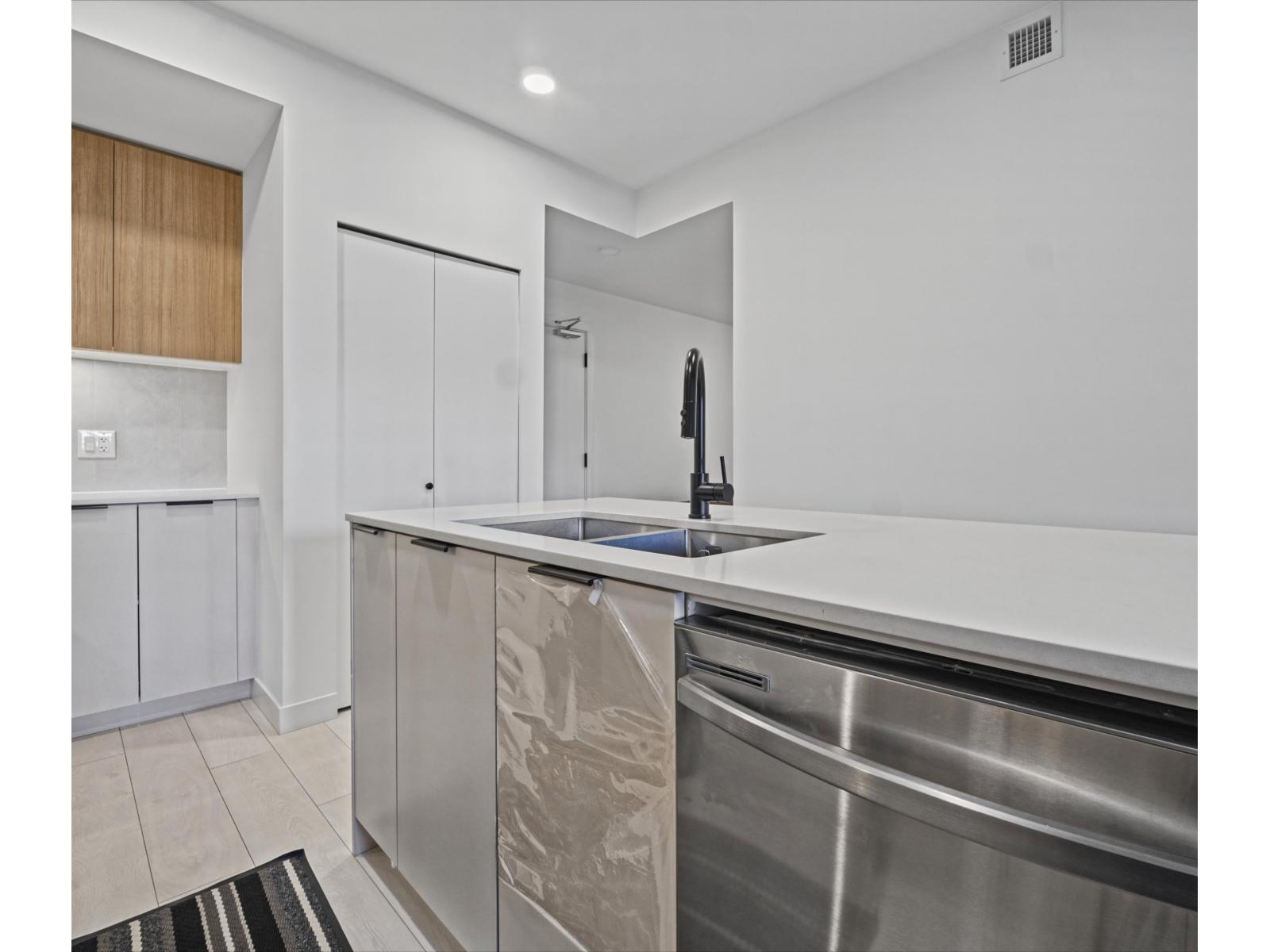107 13439 94a Avenue Property Photo 16