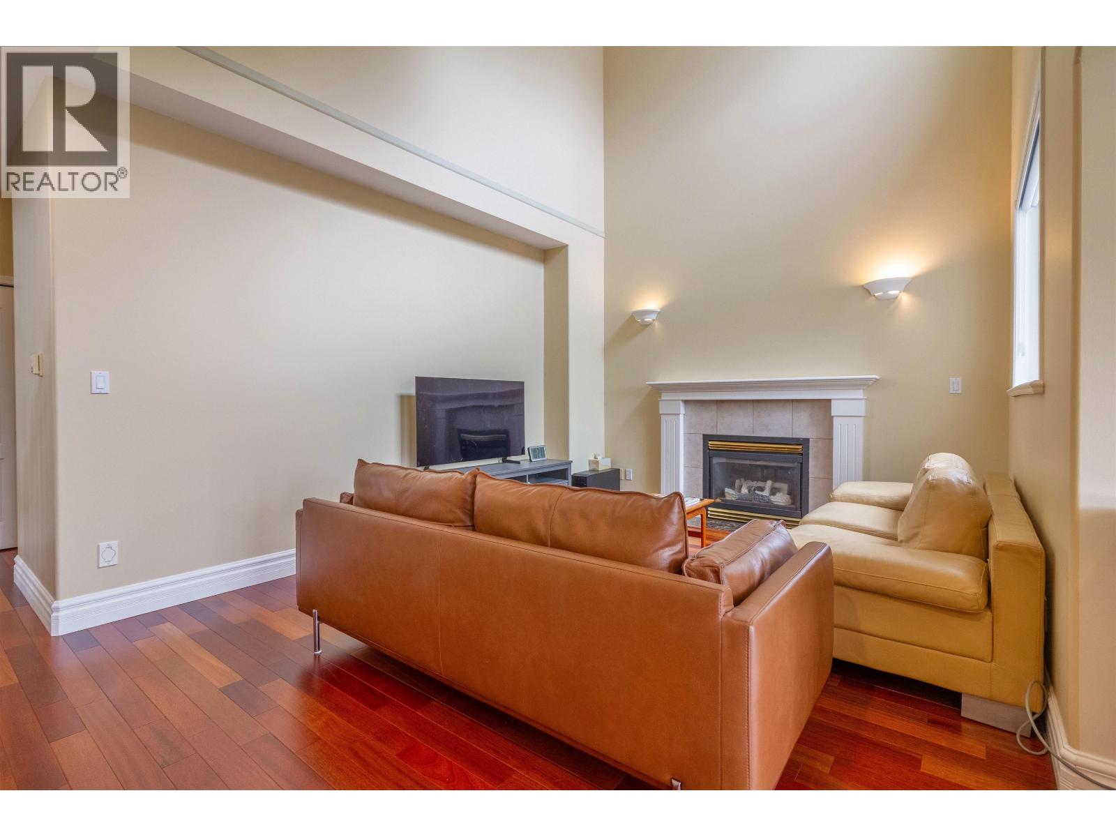 2115 Berkshire Crescent Property Photo 3