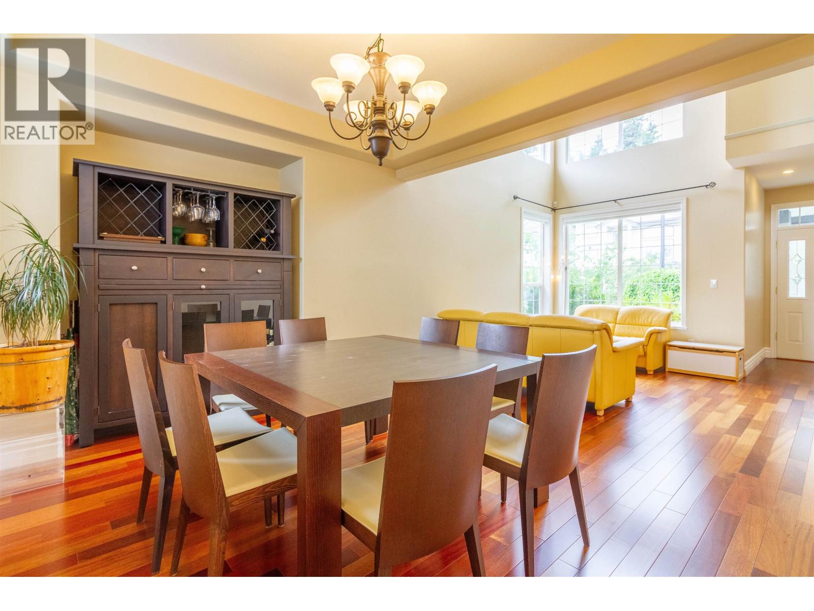 2115 Berkshire Crescent Property Photo 5