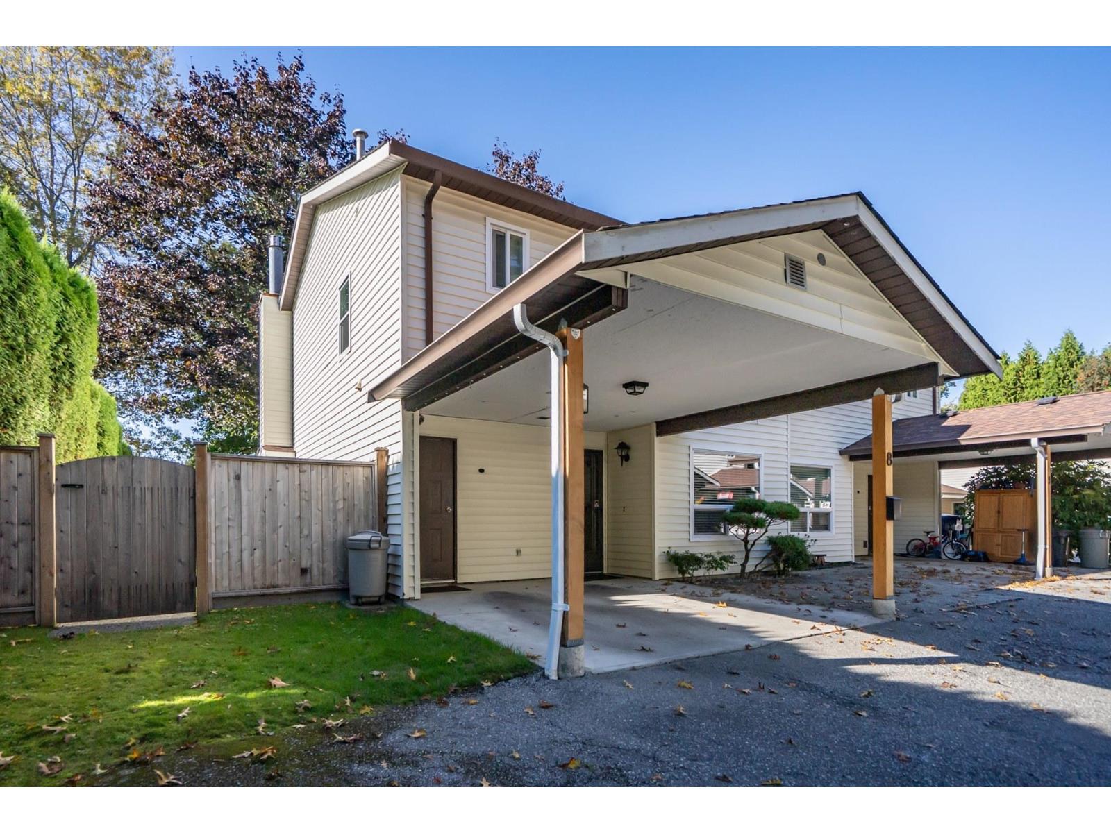 8 4840 207 Street Property Photo 4