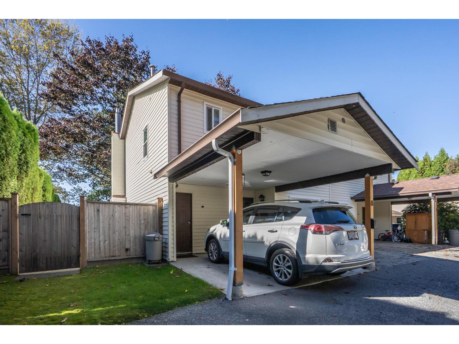 8 4840 207 Street Property Photo 5