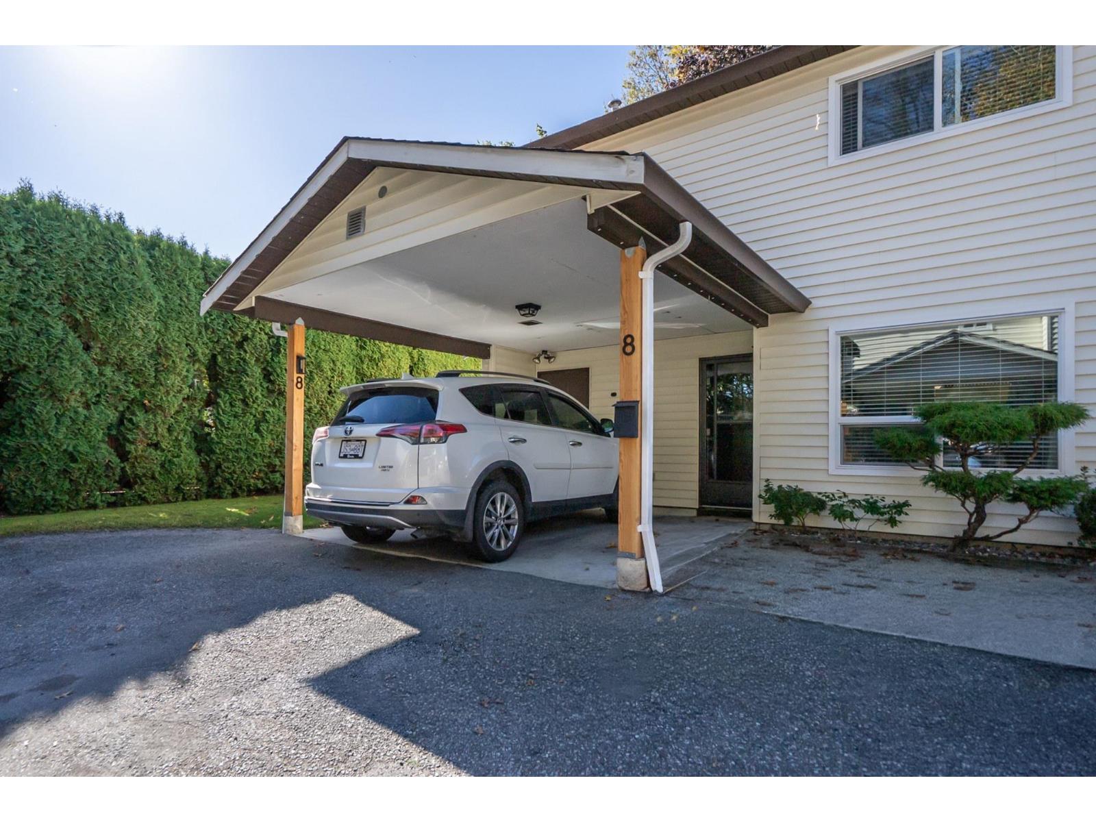 8 4840 207 Street Property Photo 6