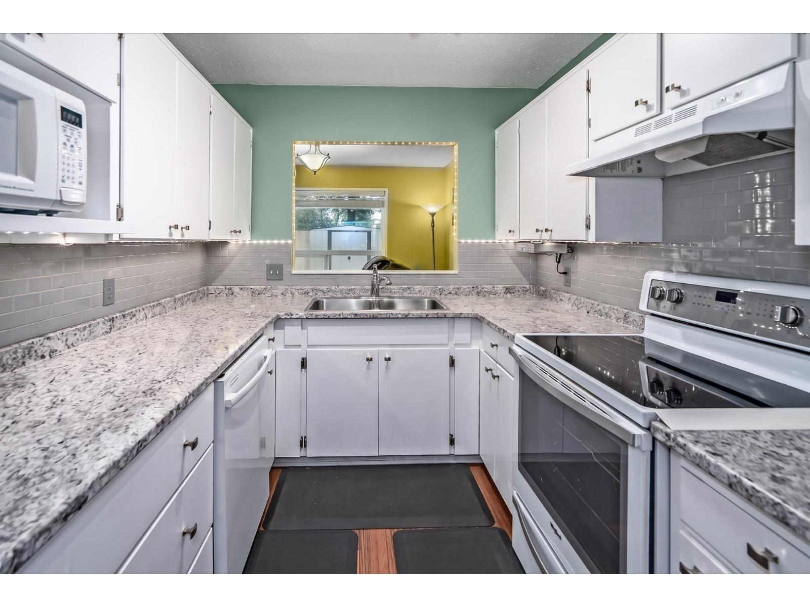 8 4840 207 Street Property Photo 13
