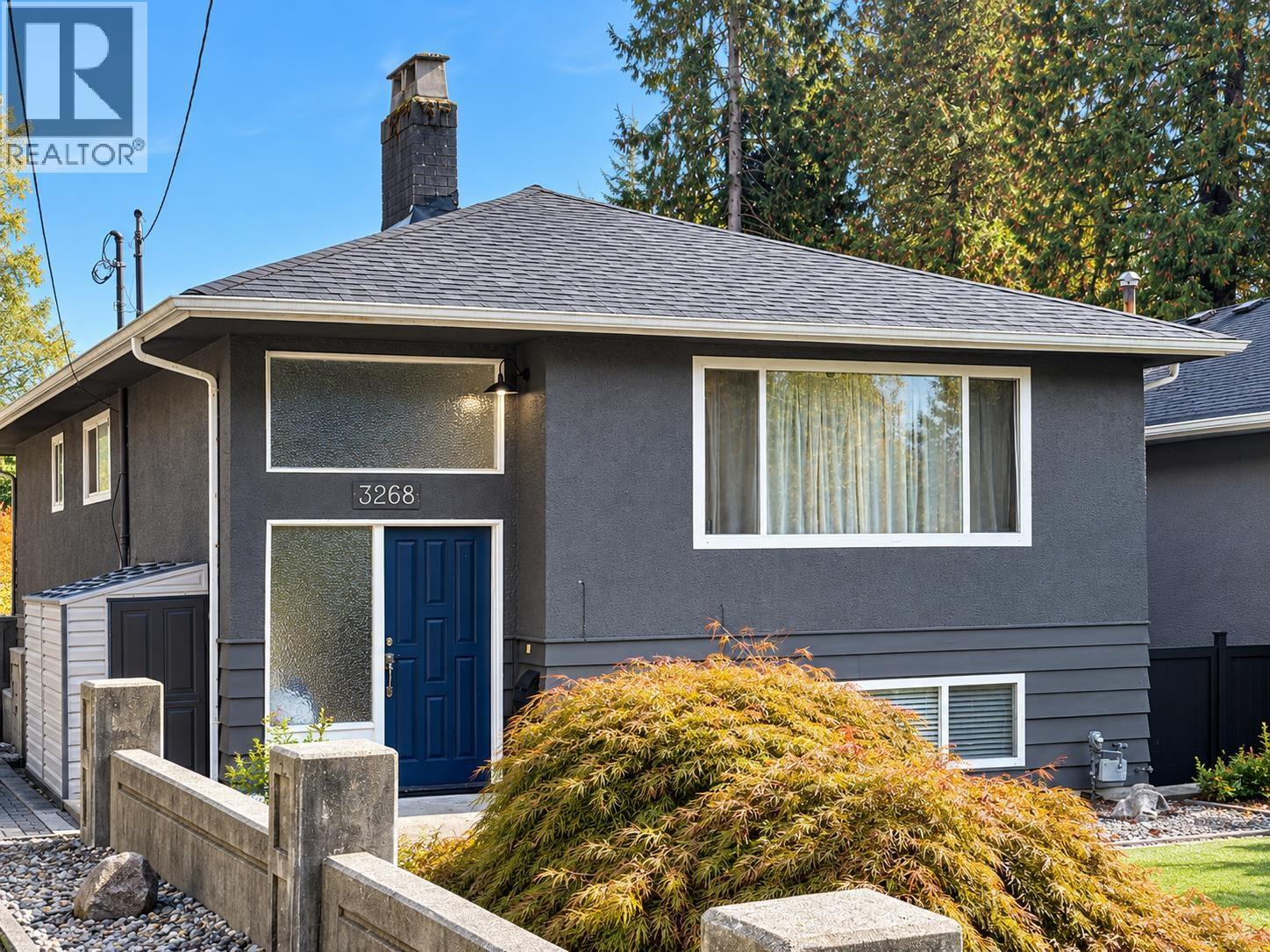 3268 Royal Avenue Property Photo 1