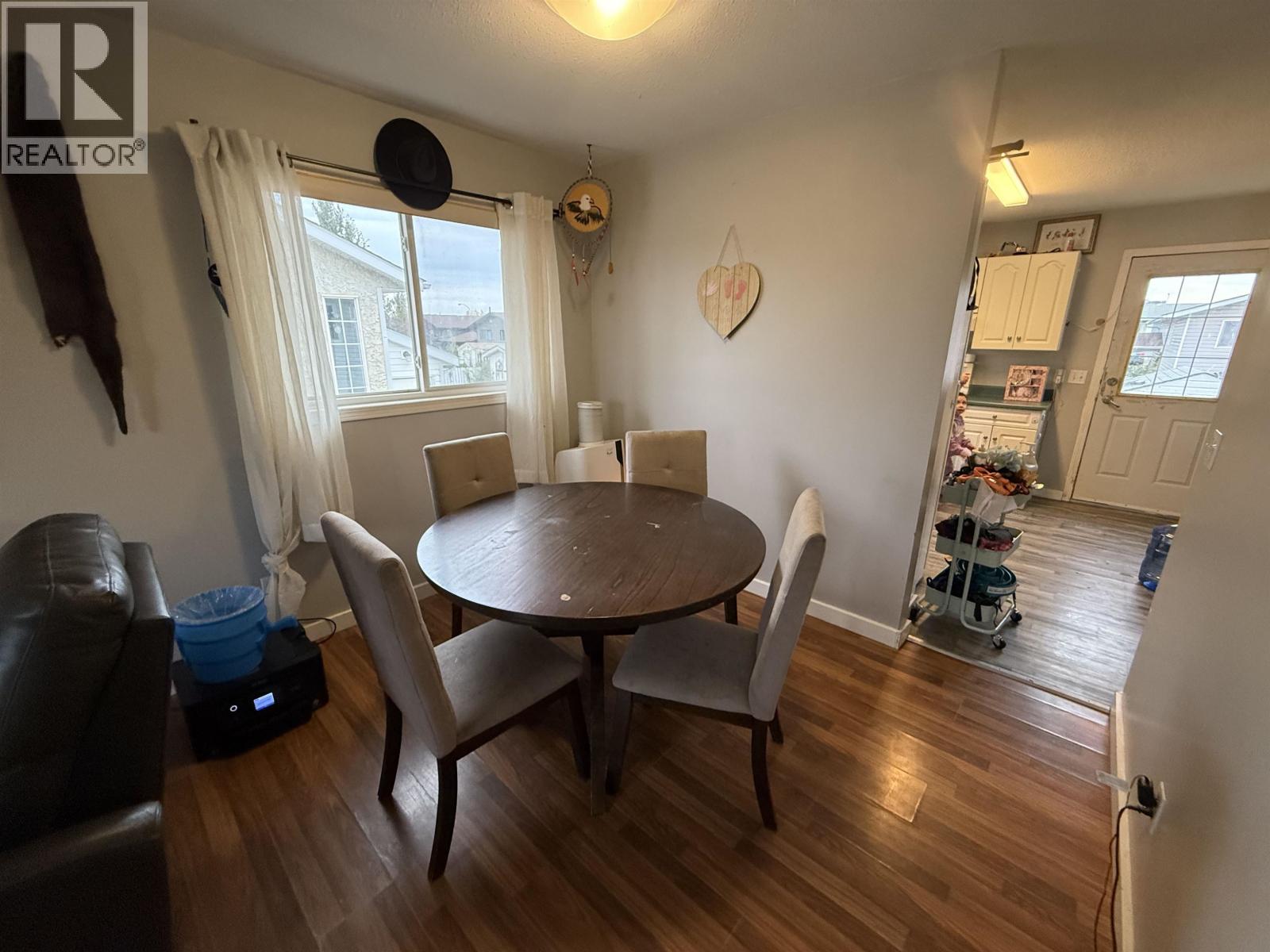 10317 90 Street Property Photo 3