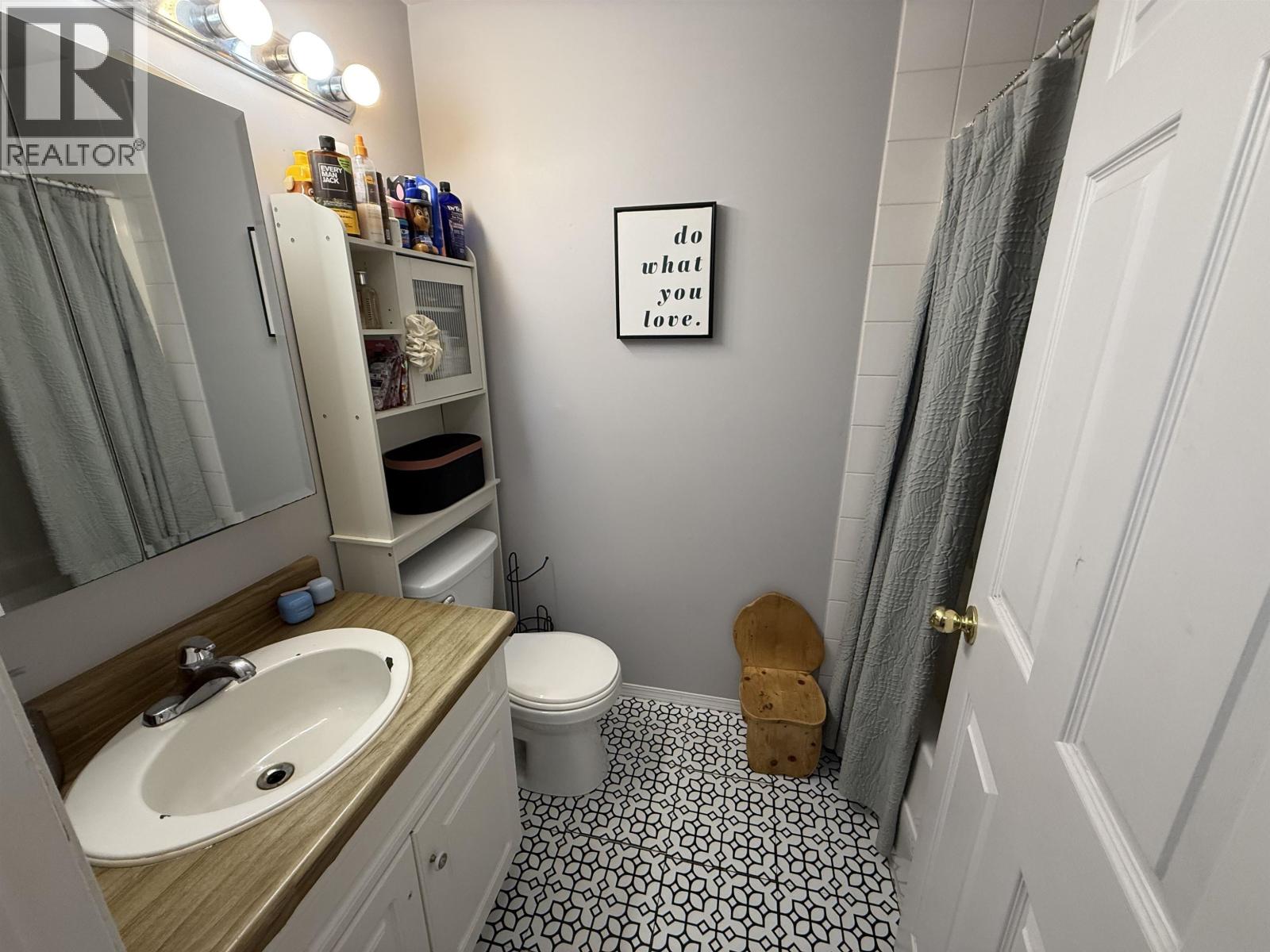 10317 90 Street Property Photo 6