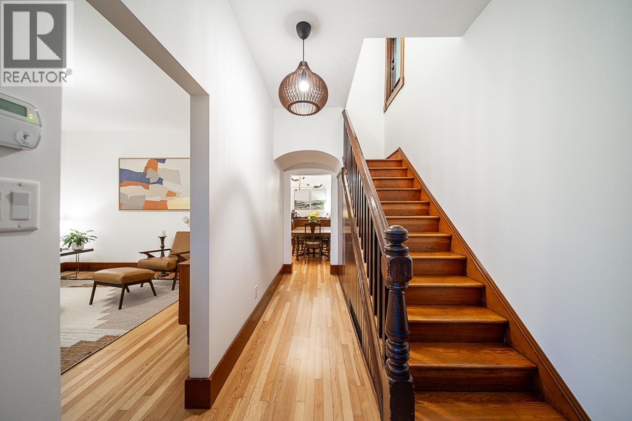 109 Oakland Street Property Photo 2