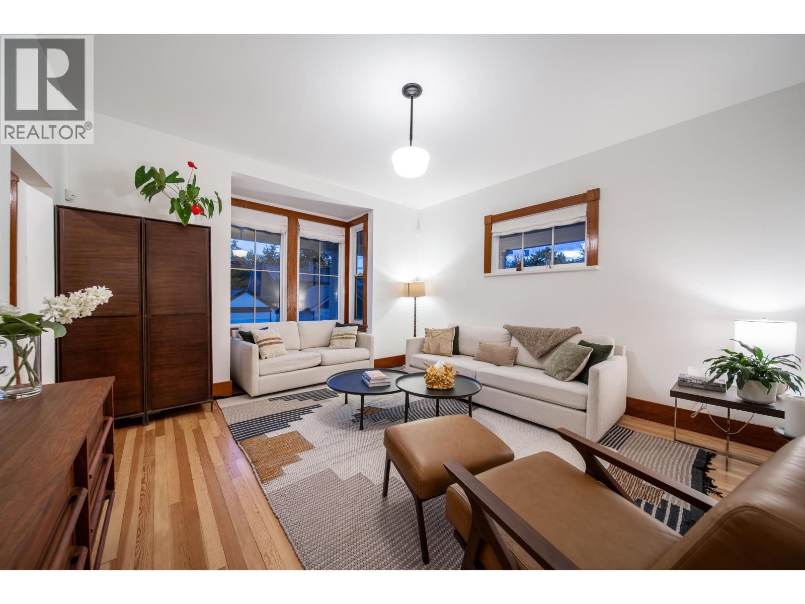 109 Oakland Street Property Photo 3